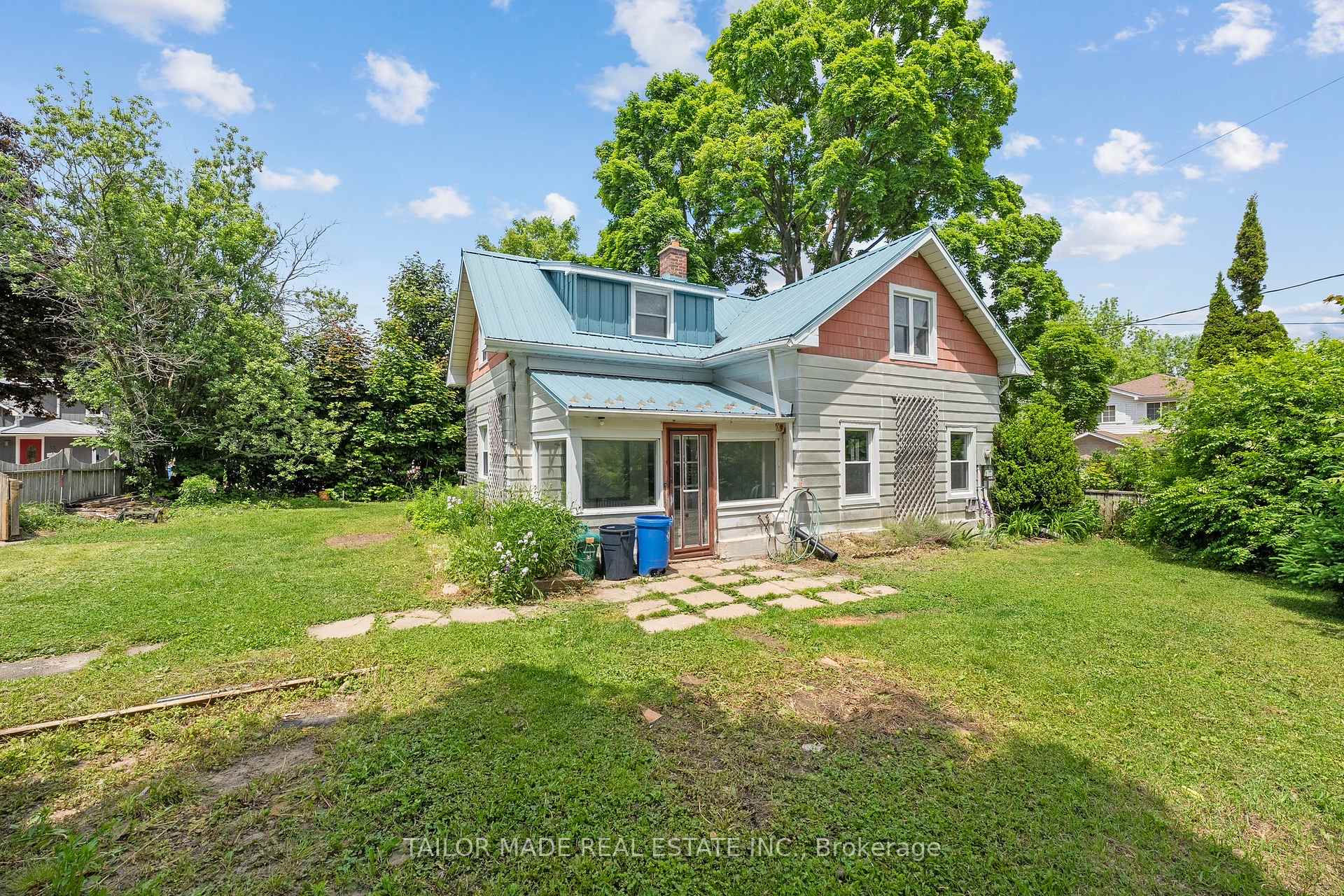 18 Amanda Street Orangeville Ontario Canada Sale residential Sundeep Babbar Royal Lepage Certified Realty, Brokerage*