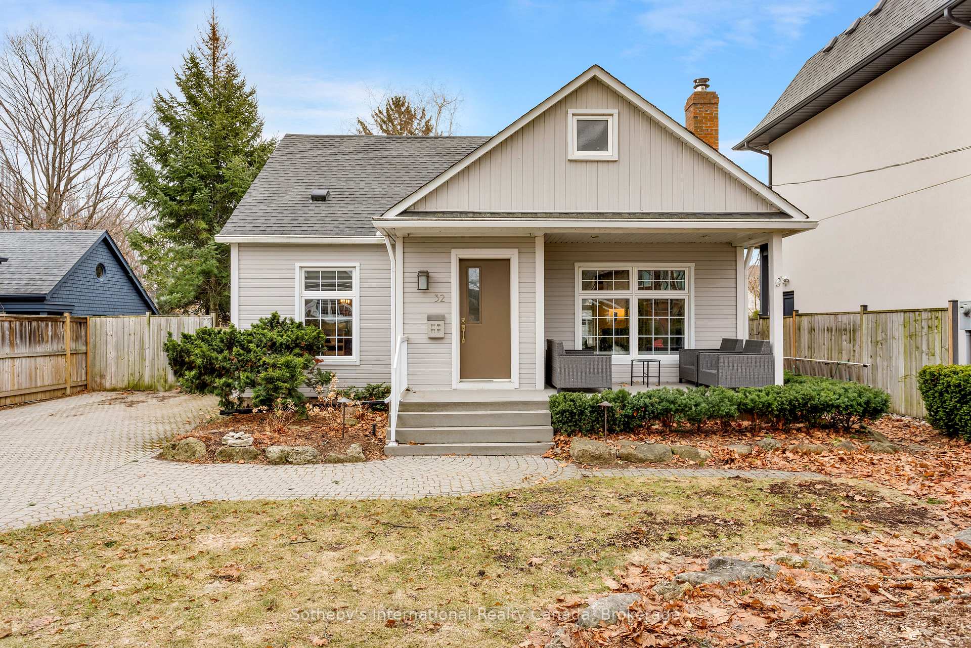 32 Anderson Street Oakville Ontario Canada Sale residential   AKARAT Group Inc.