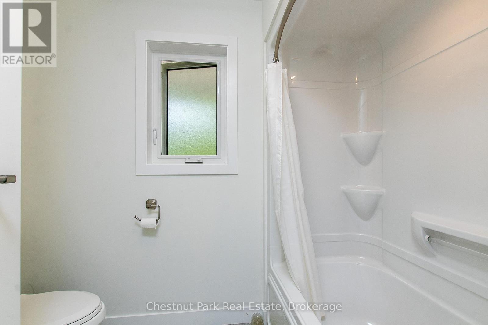 3 Bedroom Single Family Home/House's Image 34