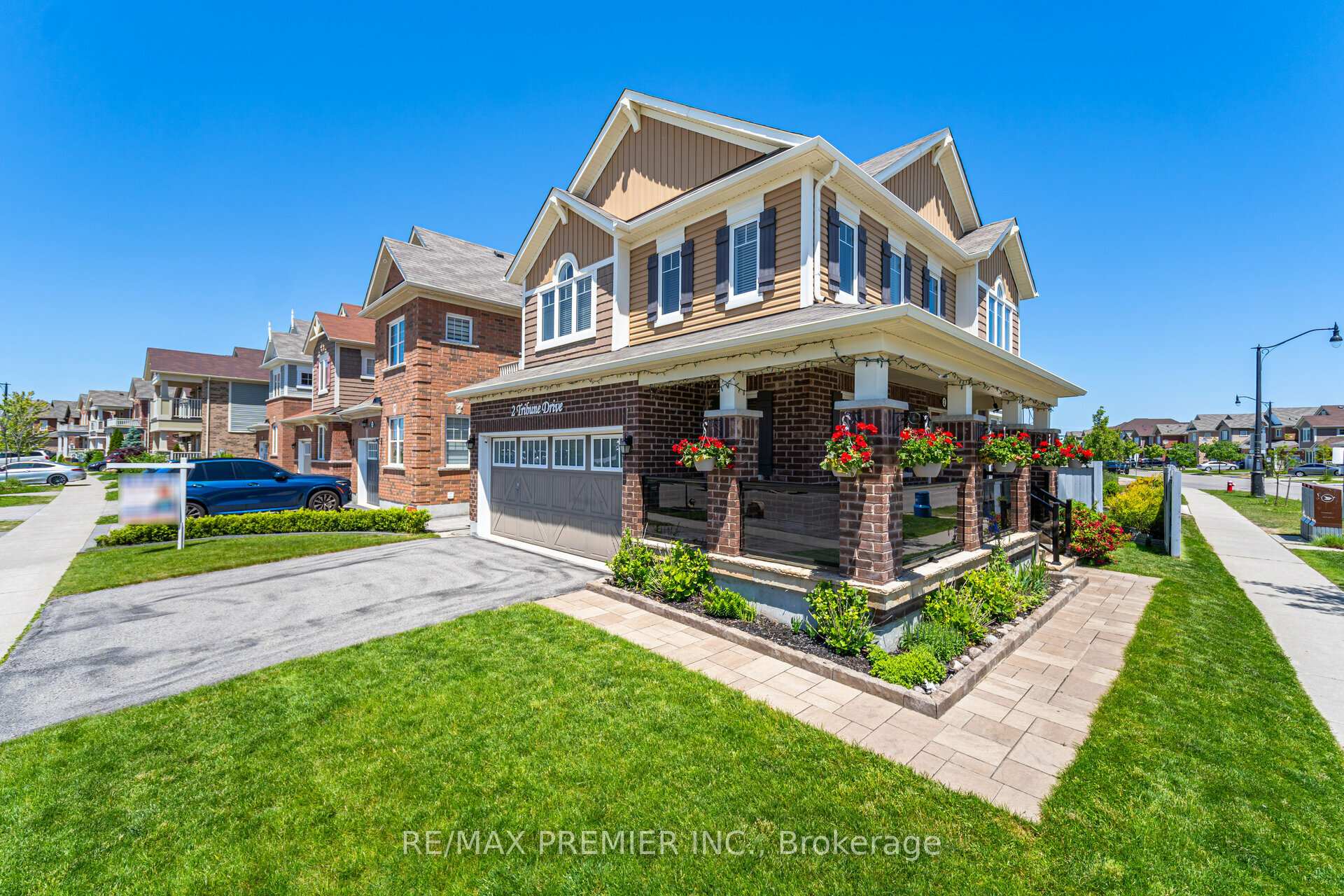 2 Tribune Drive Brampton Ontario Canada Sale residential Henry Smith Incom Sample Office