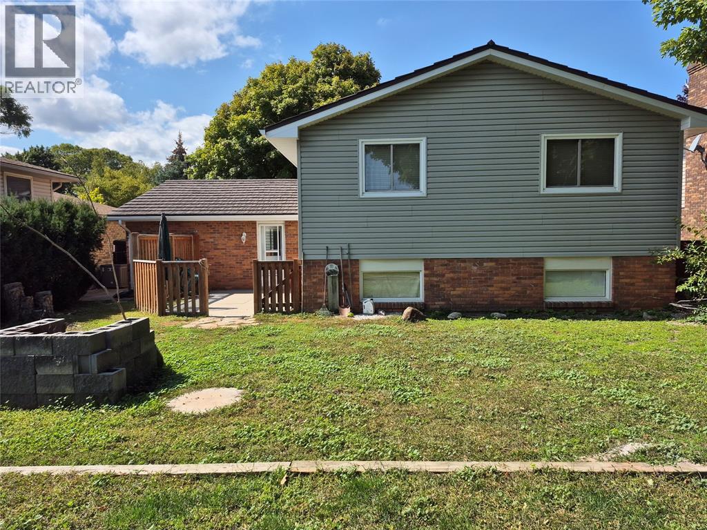 608 WINCHESTER CRESCENT South Sarnia Ontario Canada Rent residential   STREETCITY REALTY INC., BROKERAGE*