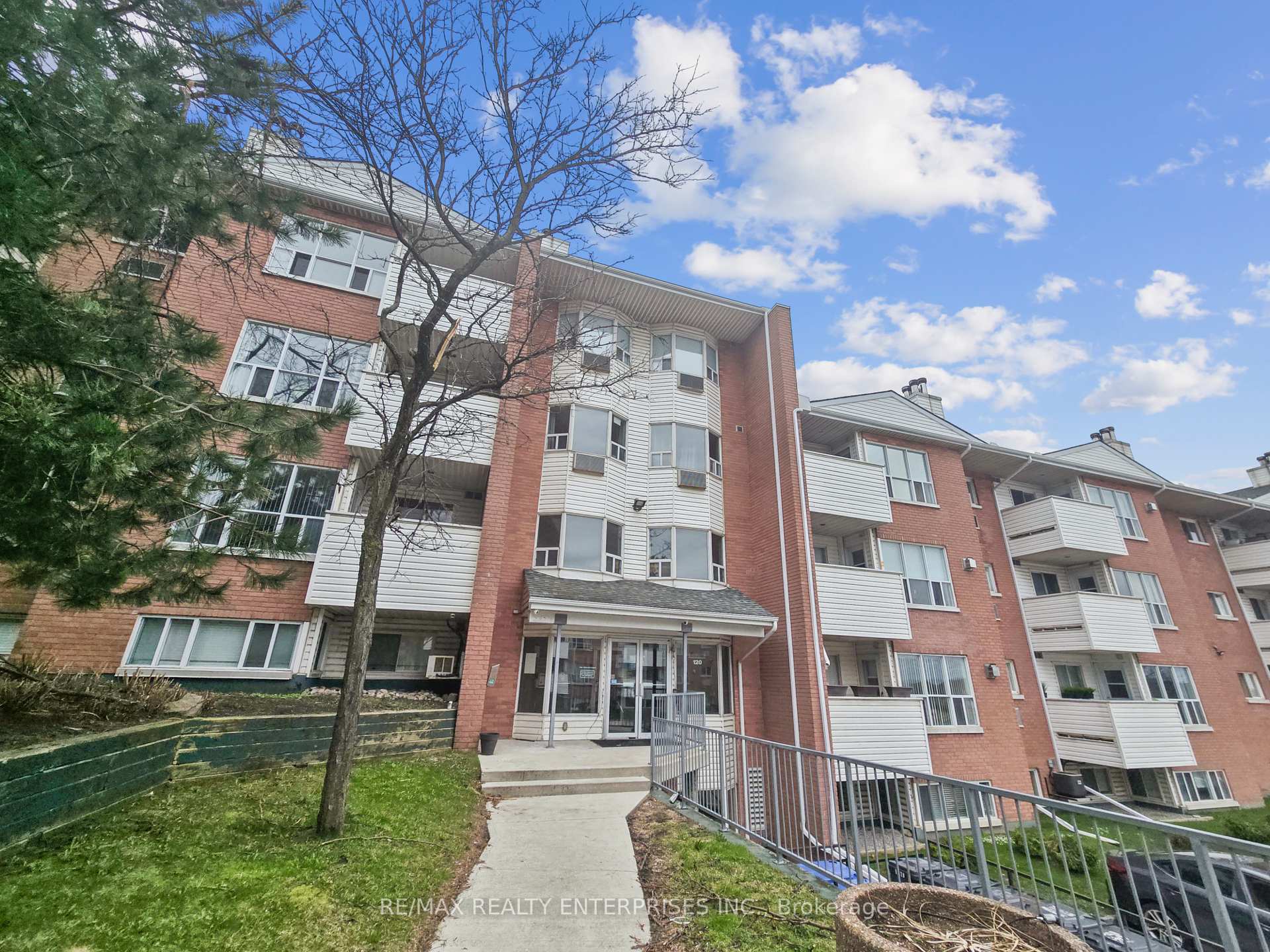 204 - 120 Bell Farm Road N Barrie Ontario Canada Rent residential   RE/MAX Realty Enterprises Inc., Brokerage