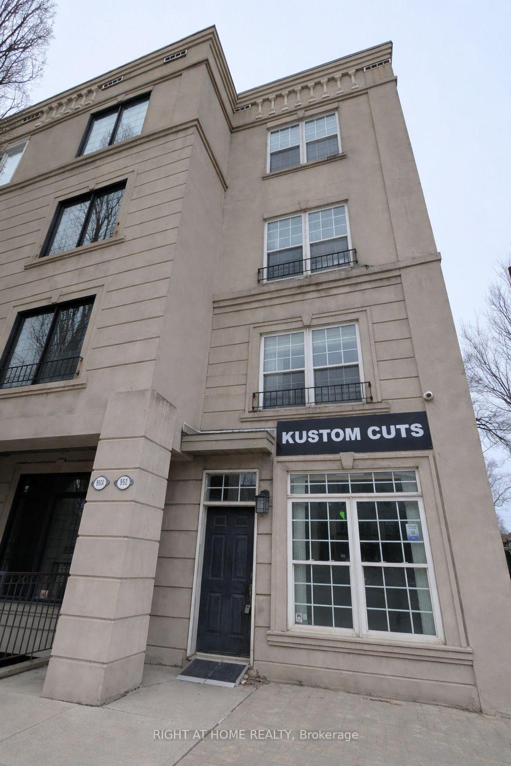 952 The Queensway Toronto Ontario Canada Lease commercial Marta Oliveira Right at Home Realty, Brokerage*