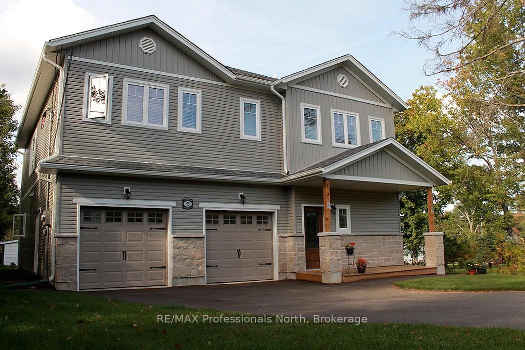 5 Greaves Avenue Huntsville Ontario Canada Sale residential Rachel Vehse Re/Max Professionals North, Brokerage*