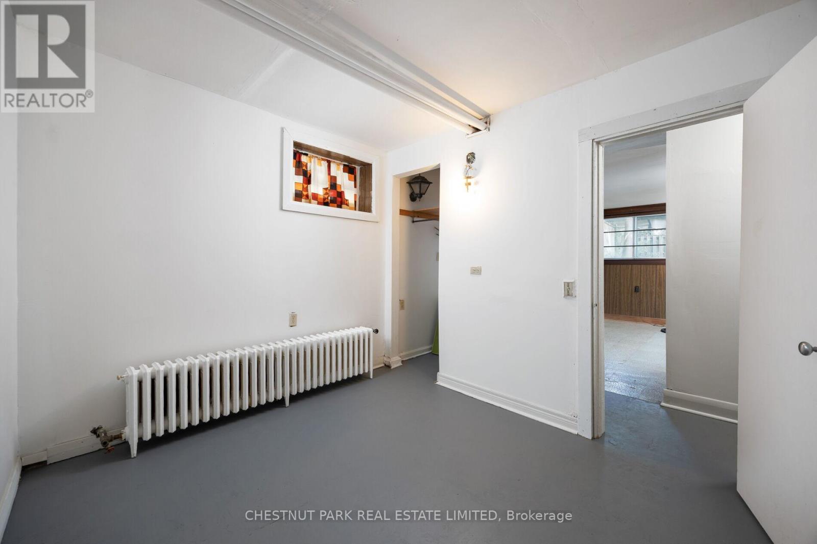 6 Bedroom Single Family Home/House's Image 29