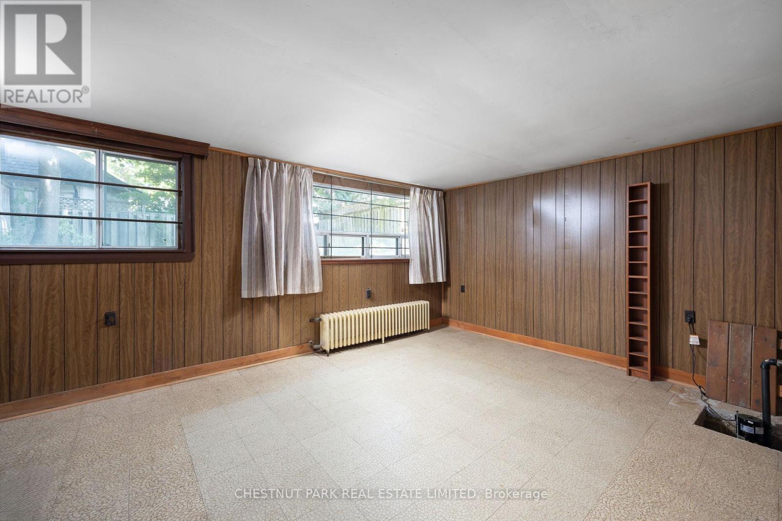 6 Bedroom Single Family Home/House's Image 27