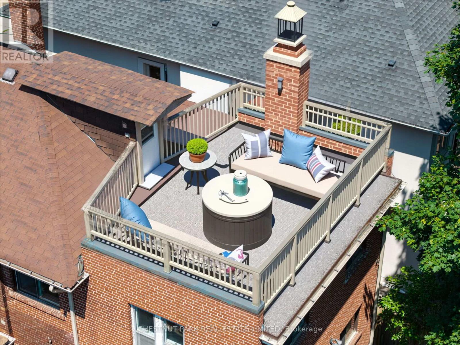 6 Bedroom Single Family Home/House's Image 26