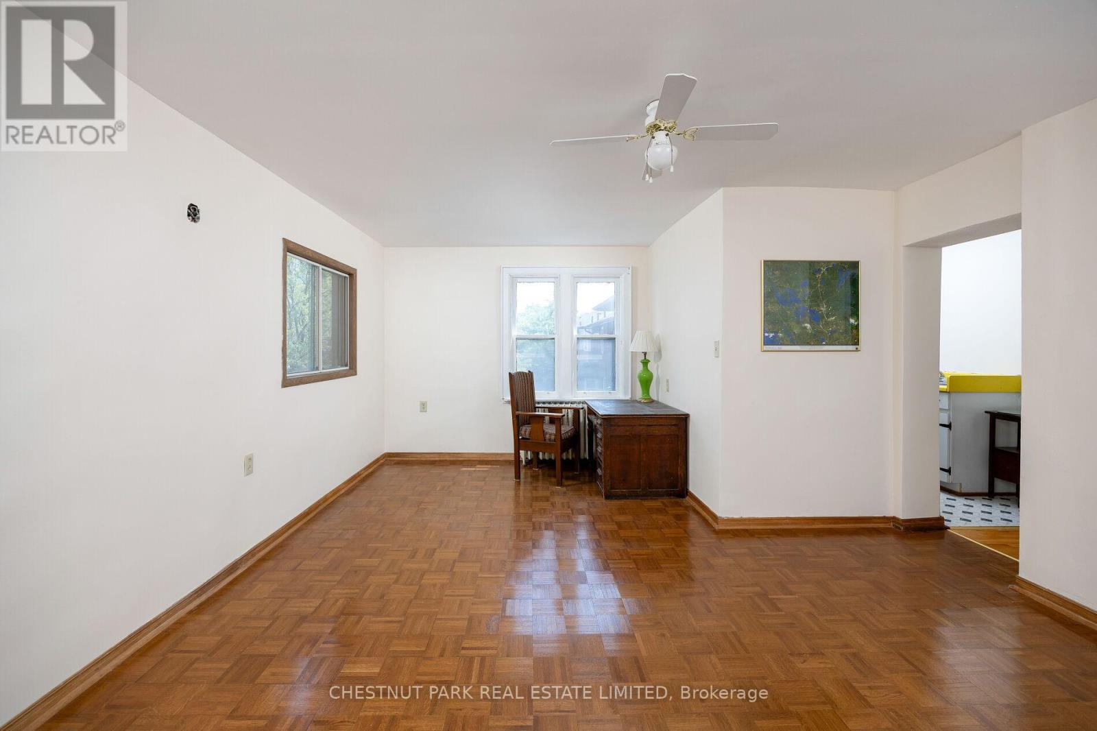 6 Bedroom Single Family Home/House's Image 19