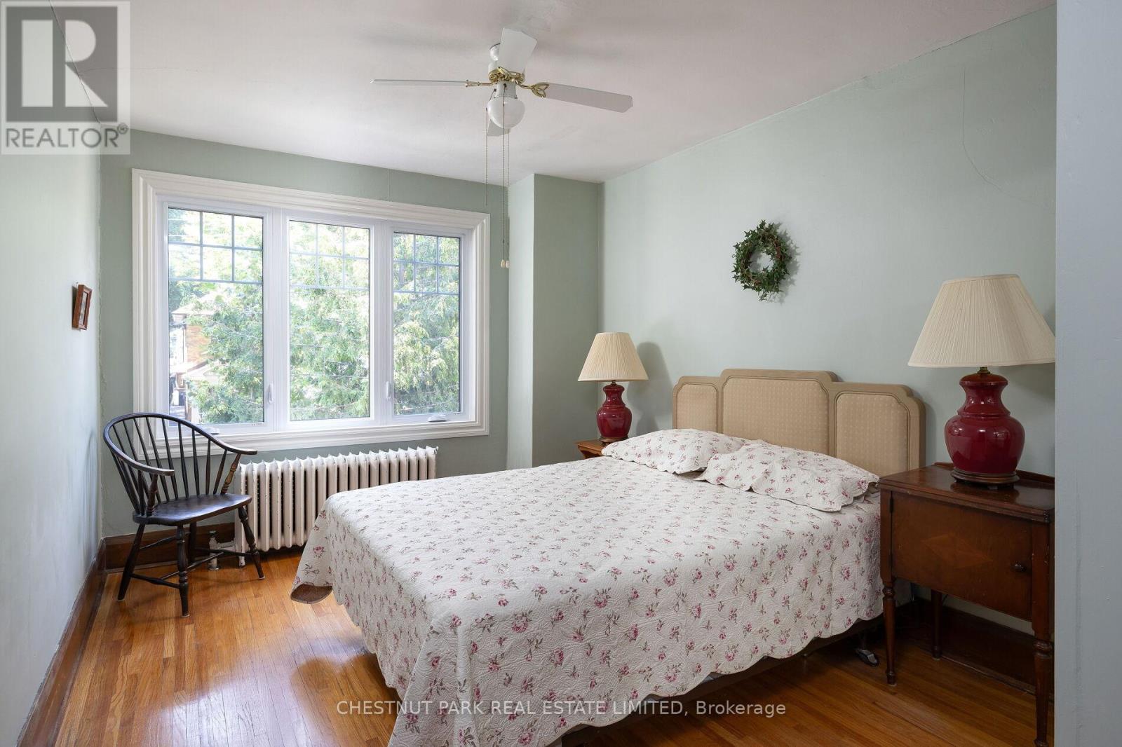 6 Bedroom Single Family Home/House's Image 20