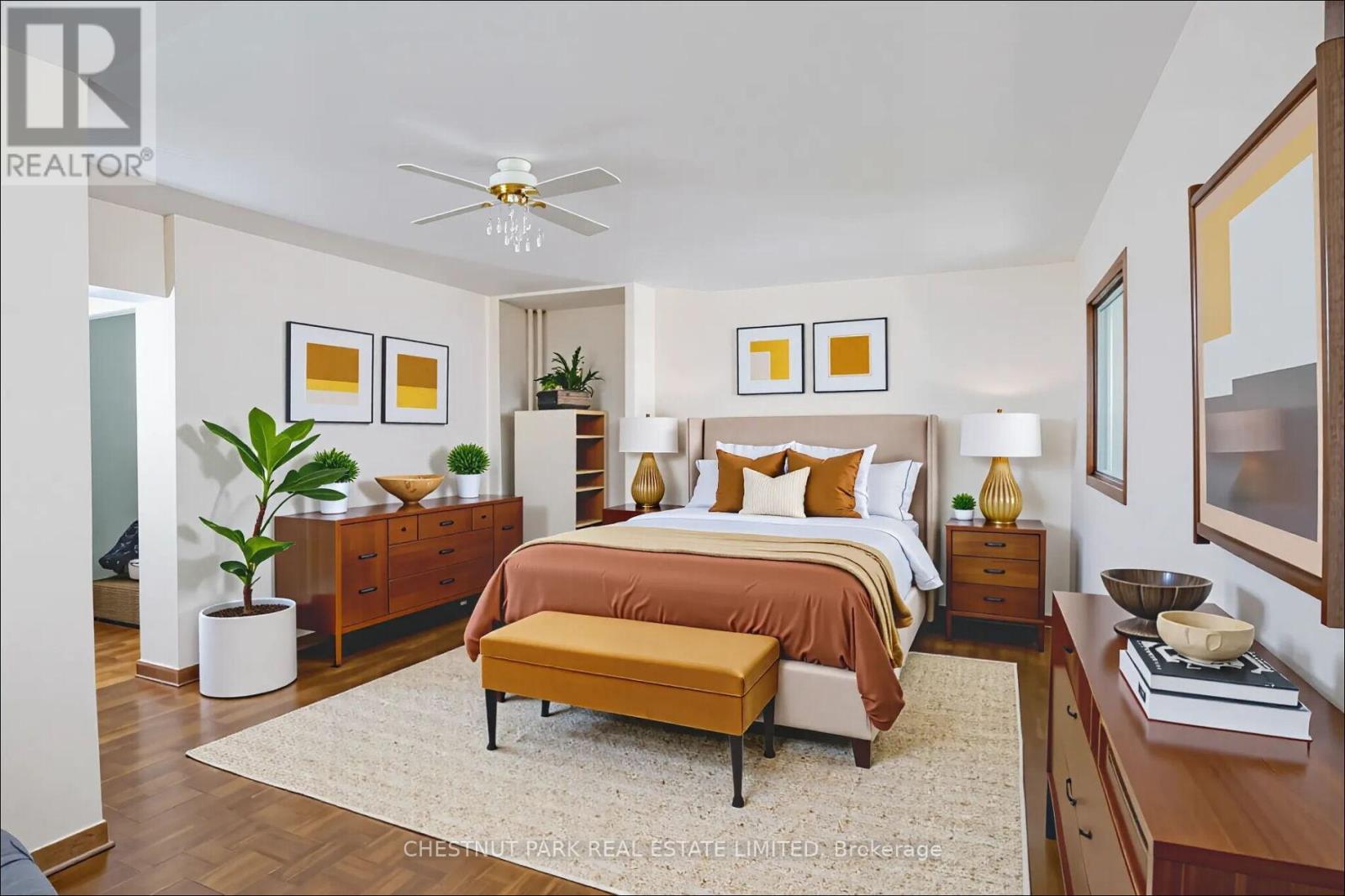 6 Bedroom Single Family Home/House's Image 18