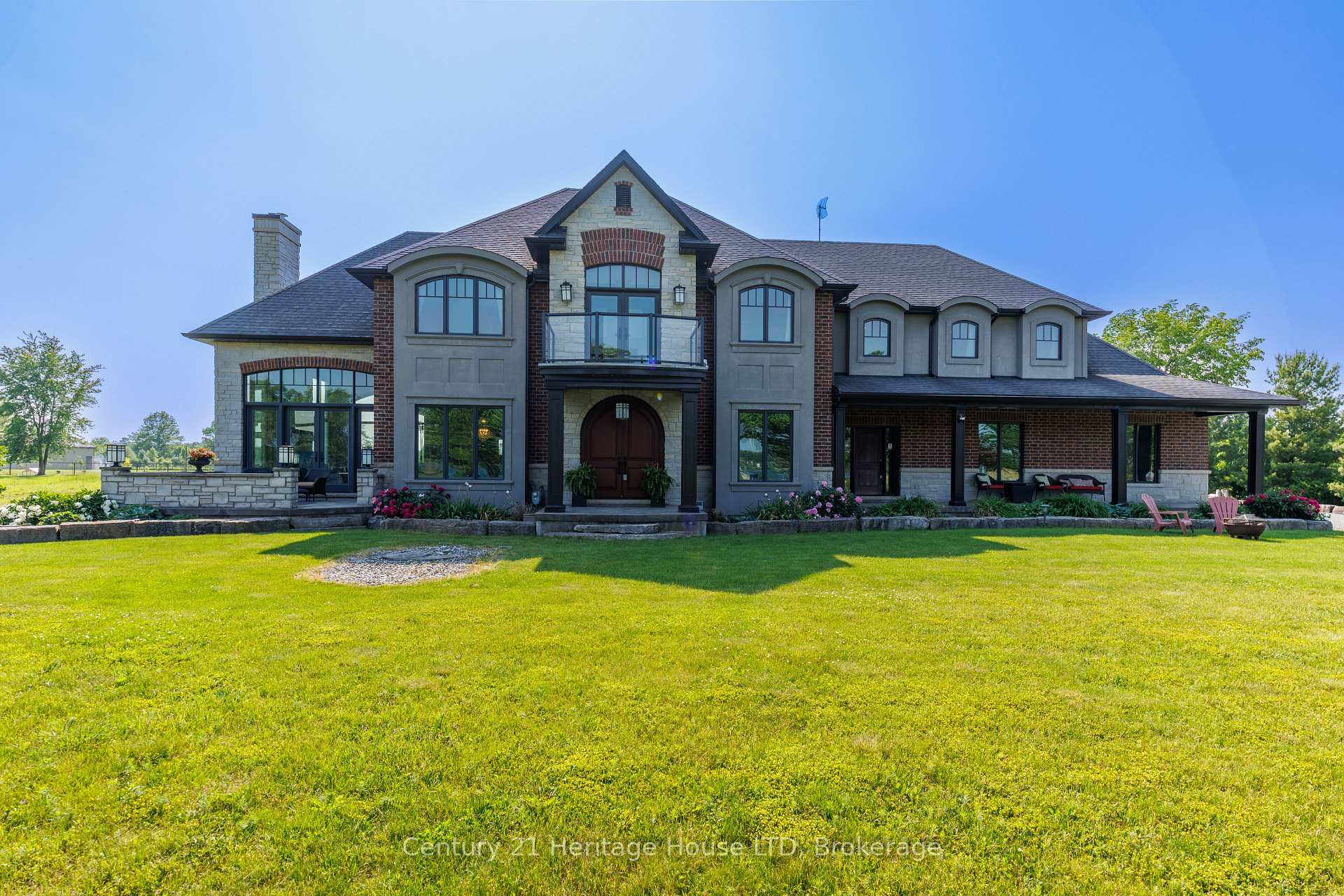 12679 Niagara Parkway Niagara Falls Ontario Canada Sale residential Gloria Valvasori ASP Century 21 Signature Service