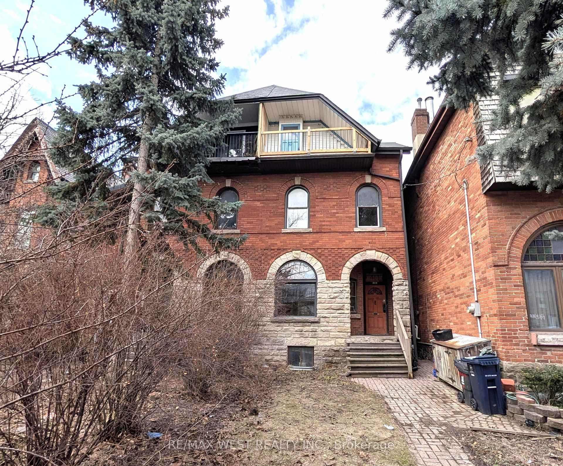 40 River Street Toronto Ontario Canada Sale residential Lee Dias RE/MAX West Realty Inc., Brokerage *