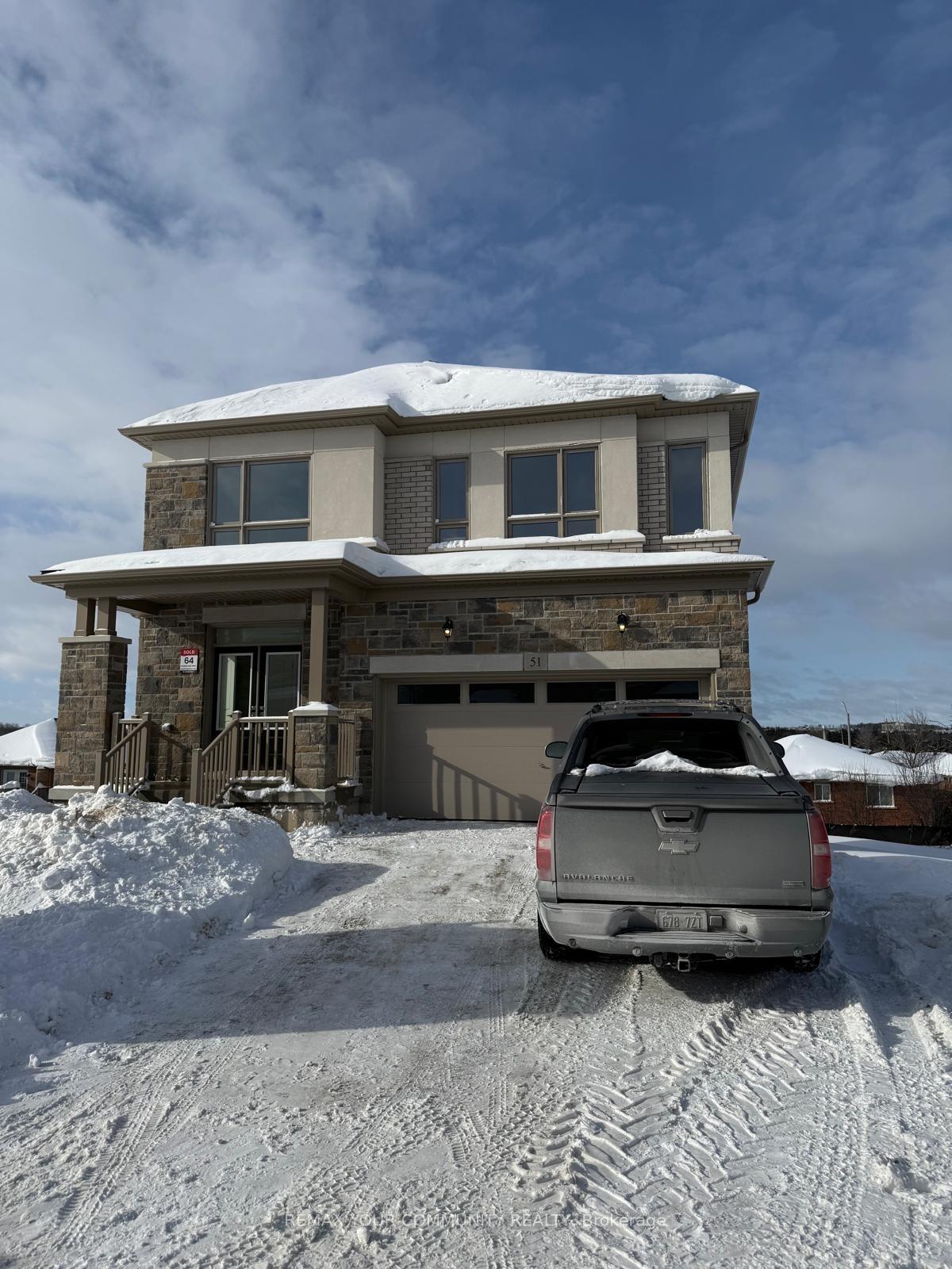 51 West Oak Trail Barrie Ontario Canada Rent residential Rohani Ramdhine Re/Max Your Community Realty, Brokerage