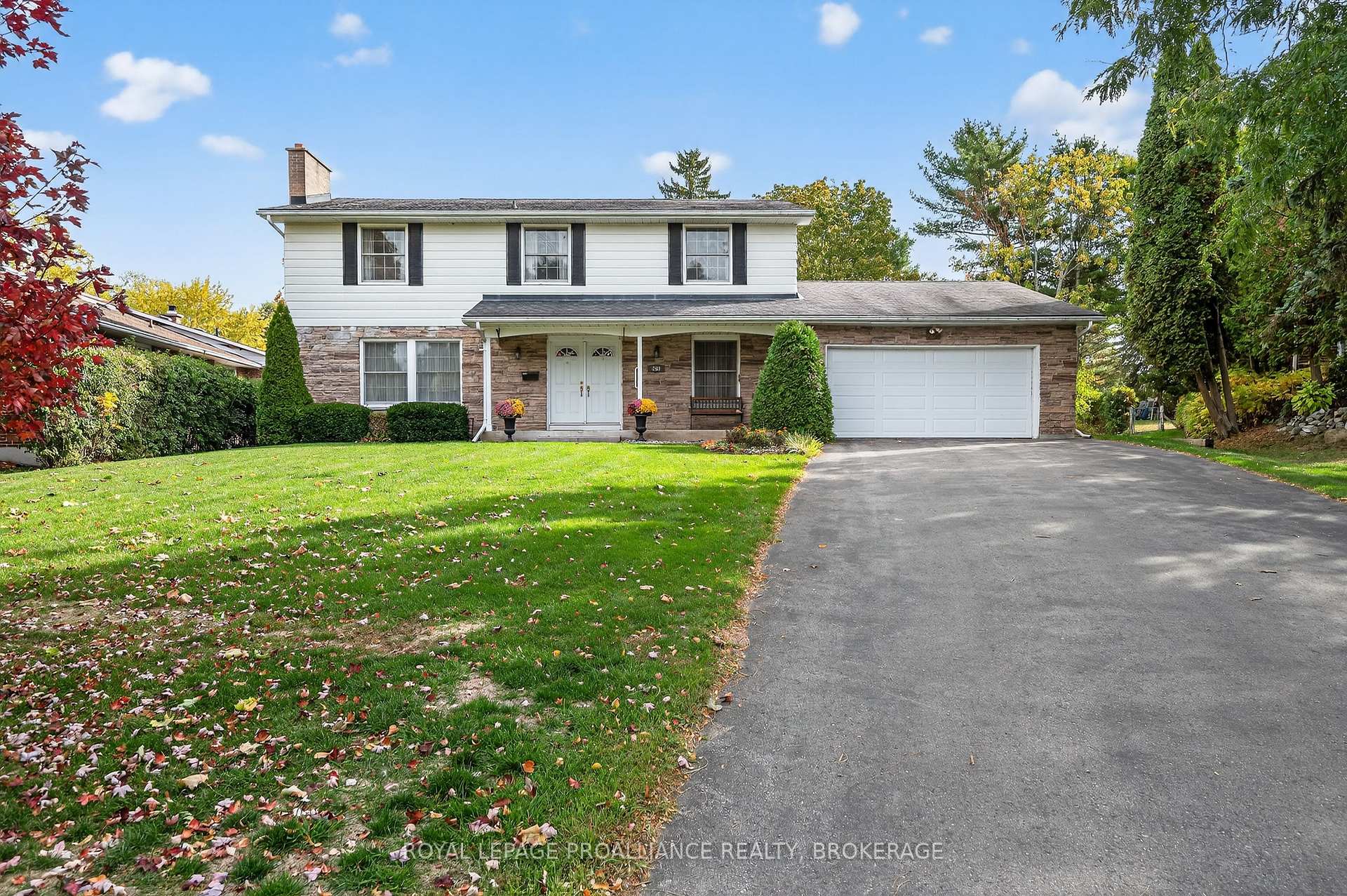 259 Fairway Hill Crescent Kingston Ontario Canada Sale residential Team Tallen Royal LePage Proalliance Realty, Brokerage
