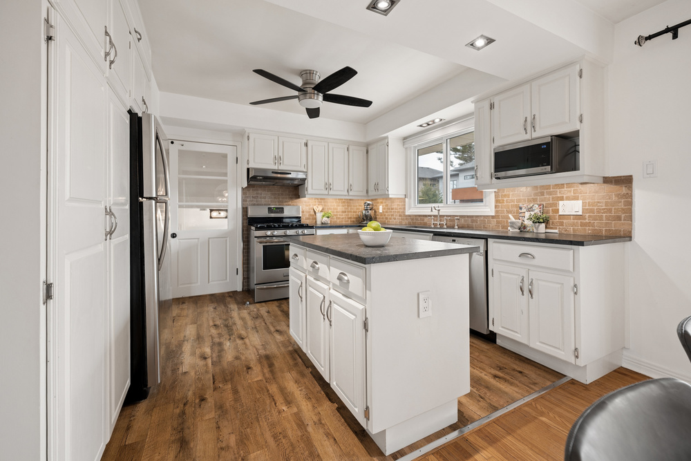4 Bedroom Single Family Home/House's Image 9