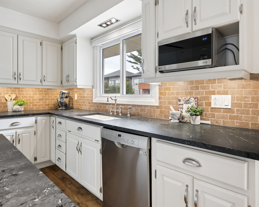 4 Bedroom Single Family Home/House's Image 10