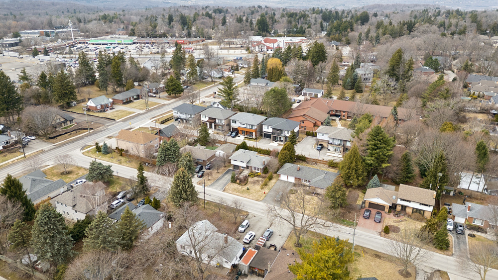 4 Bedroom Single Family Home/House's Image 35