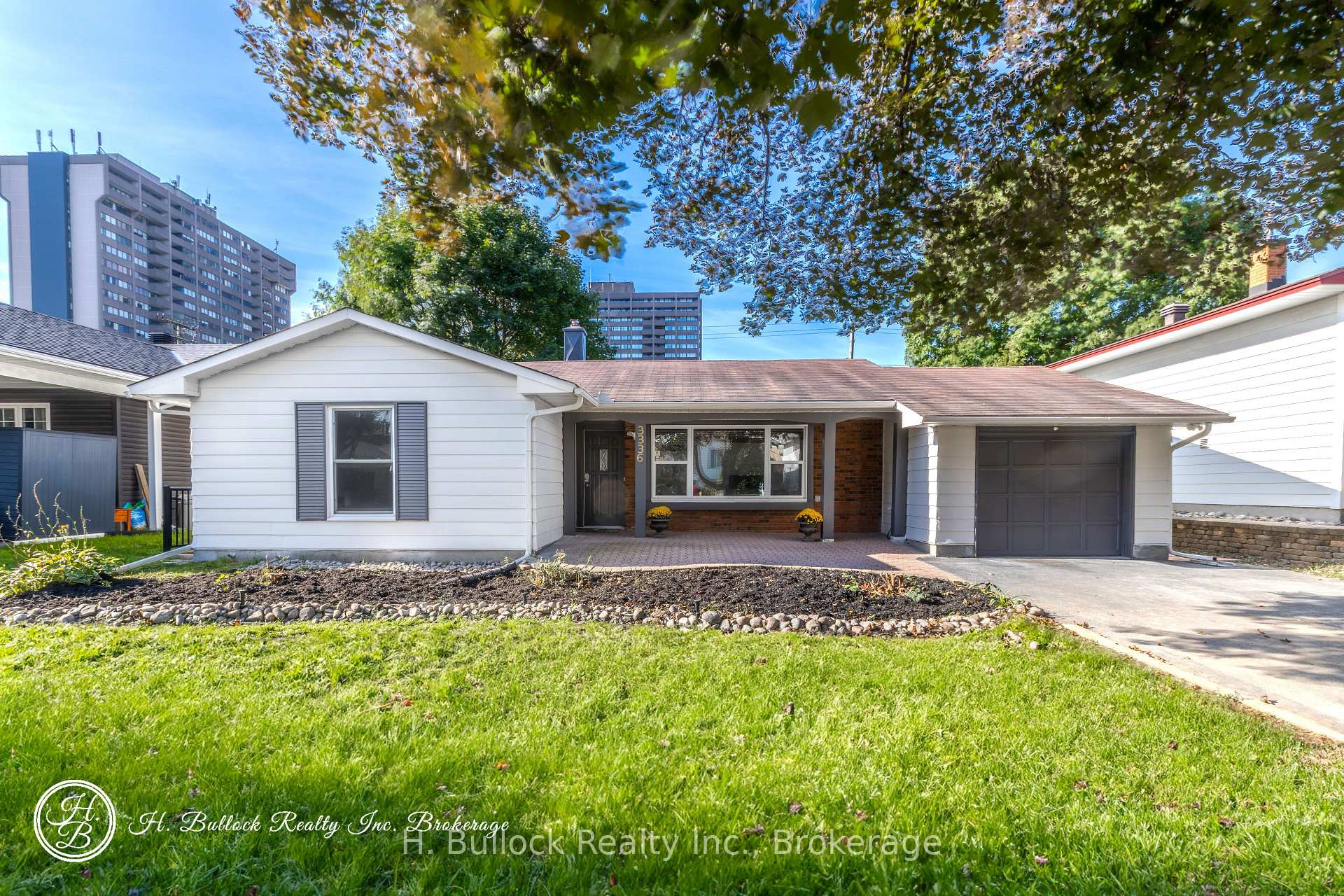 3336 KODIAK Street Ottawa Ontario Canada Sale residential   Colleen Lyle Real Estate Team
