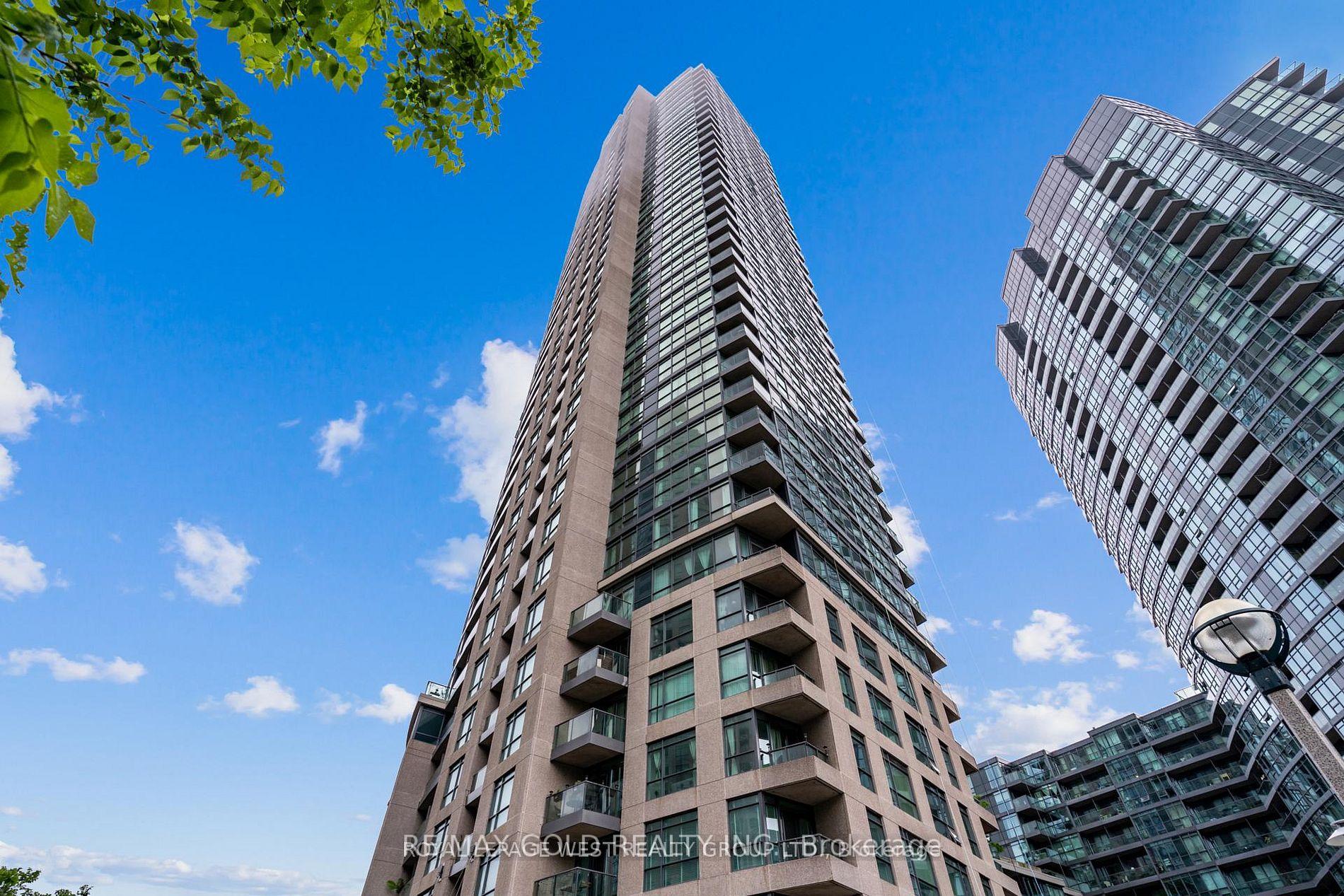 1211 - 219 Fort York Boulevard Toronto Ontario Canada Sale residential Rashminder Chadha RE/MAX Gold Realty Inc., Brokerage*