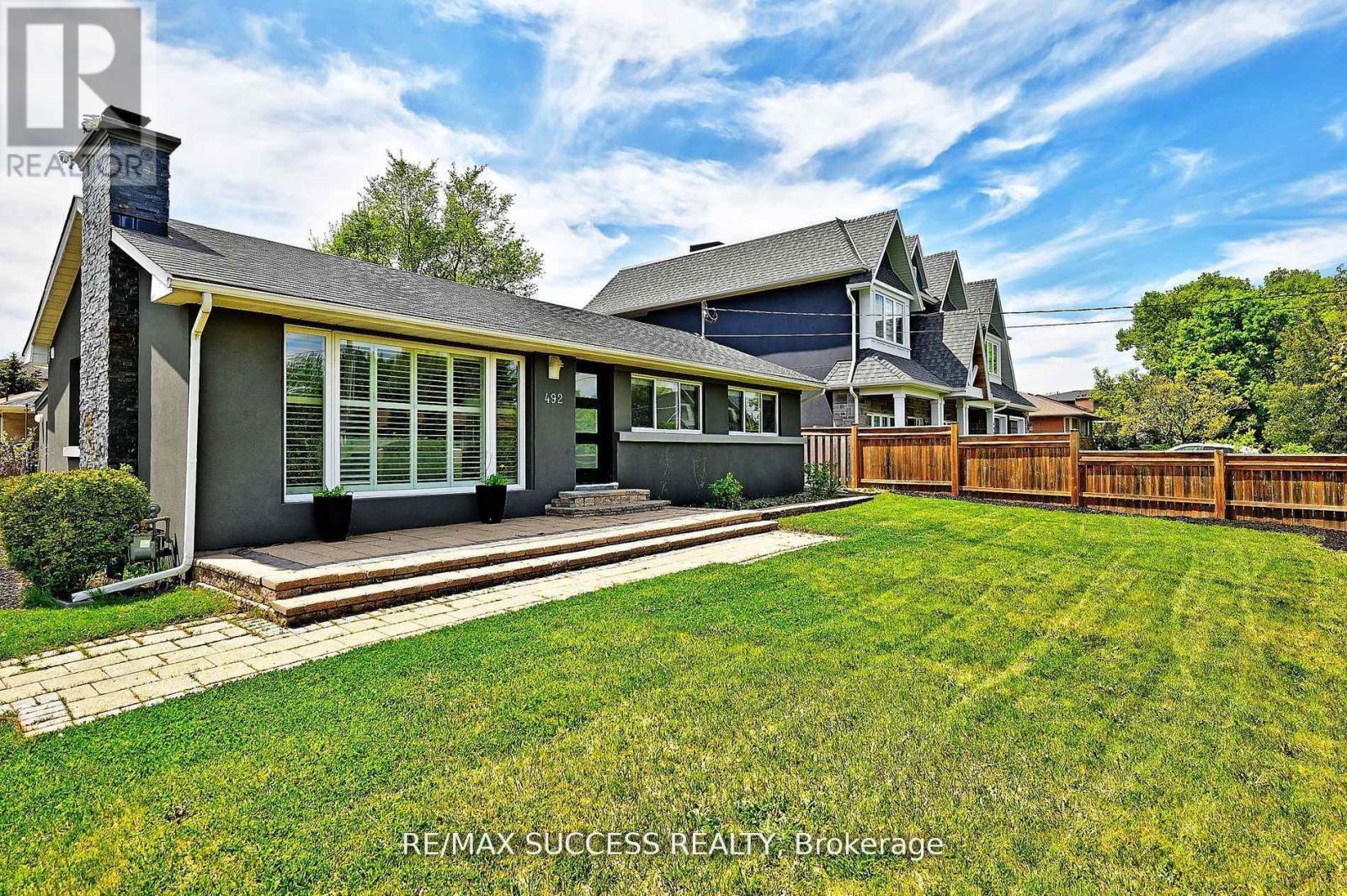 492 Sherin Drive Oakville Ontario Canada Sale residential Andrzej Dabrowski RE/MAX Success Realty, Brokerage*