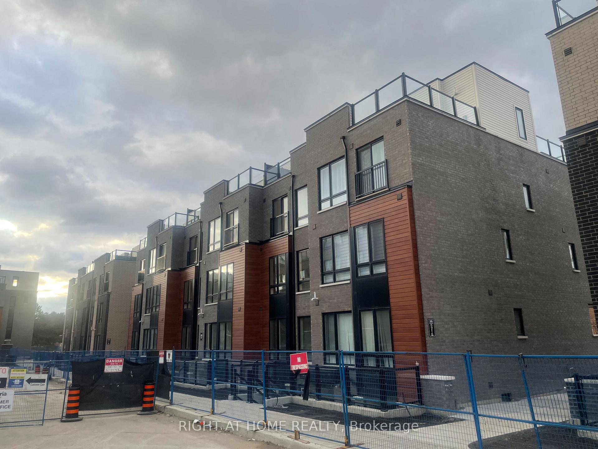19 - 245 Mclevin Avenue Toronto Ontario Canada Sale residential Shabbir Janmohamed Right at Home Realty, Brokerage*