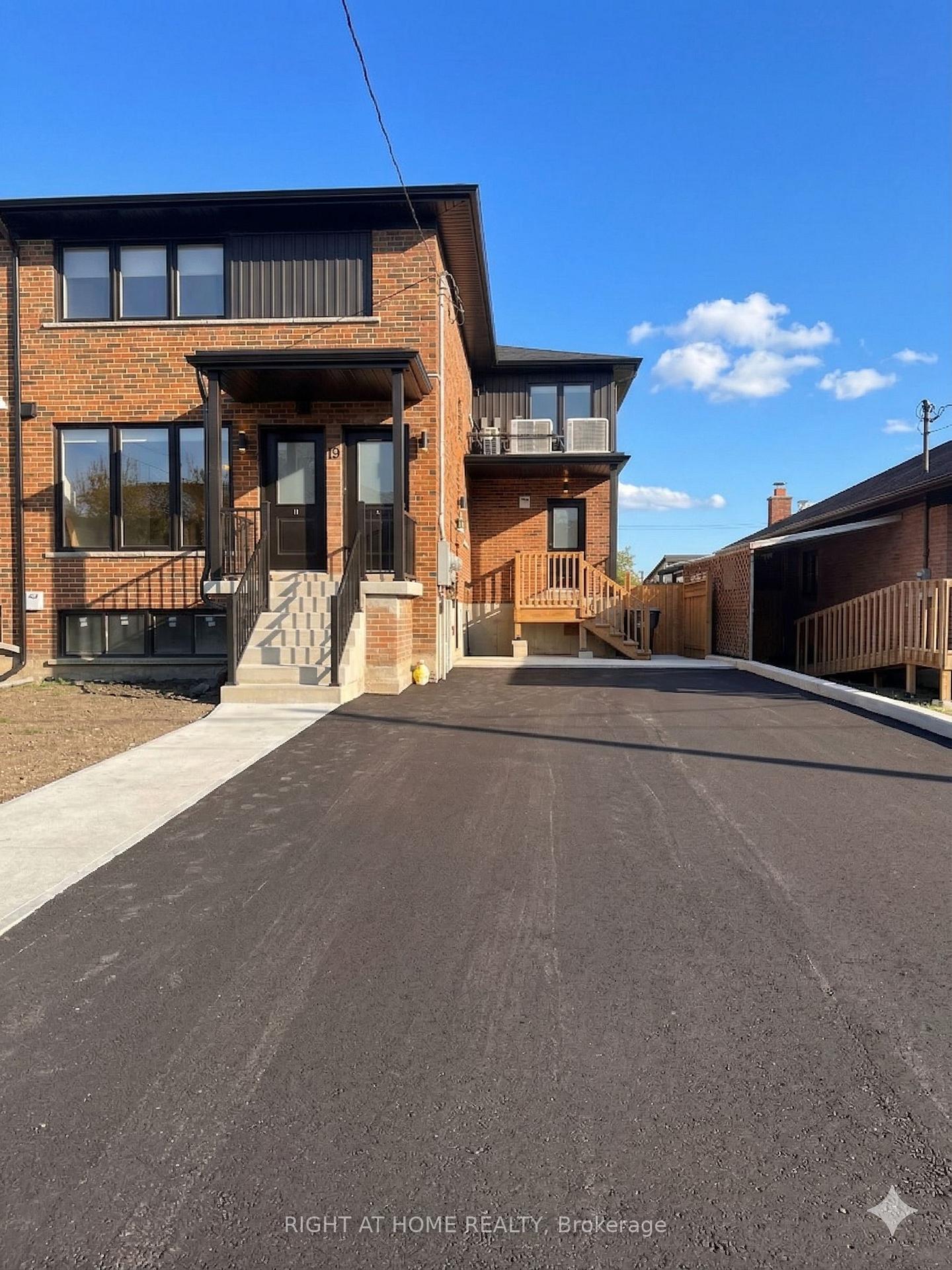 1B - 19 Arrowsmith Avenue Toronto Ontario Canada Rent residential Sharon Steinman Right at Home Realty, Brokerage*