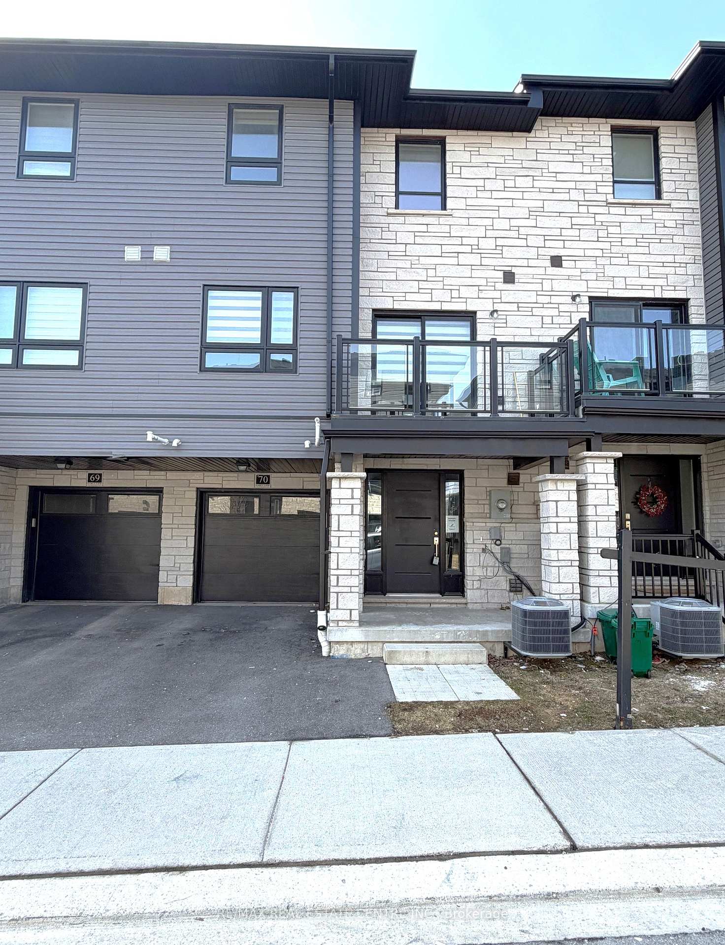 70 - 51 Sparrow Avenue Cambridge Ontario Canada Sale residential Naveen Dua RE/MAX Real Estate Centre Inc., Brokerage *