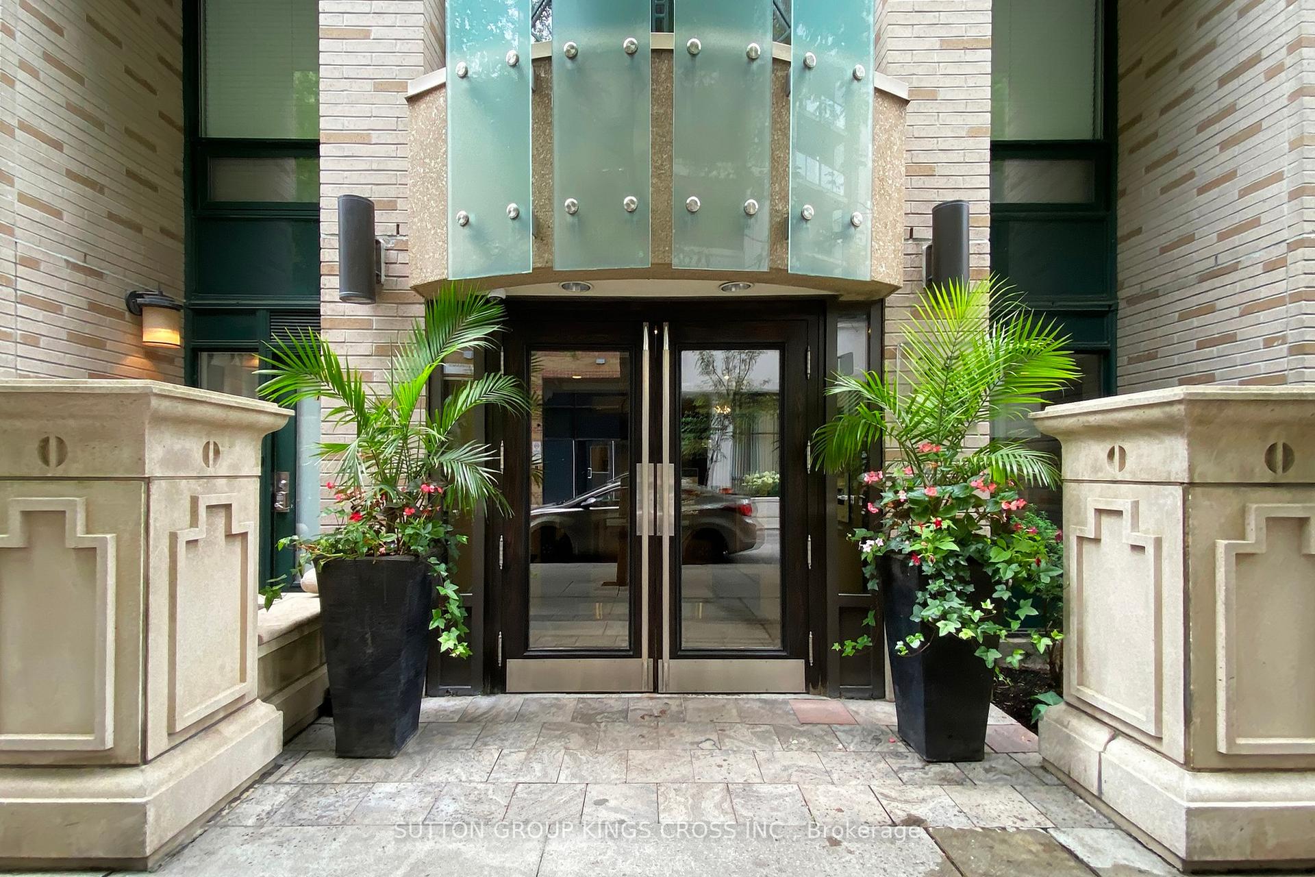 1112 - 35 Hayden Street S Toronto Ontario Canada Sale residential Bob Bahreinian Re/Max Connect Realty, Brokerage*