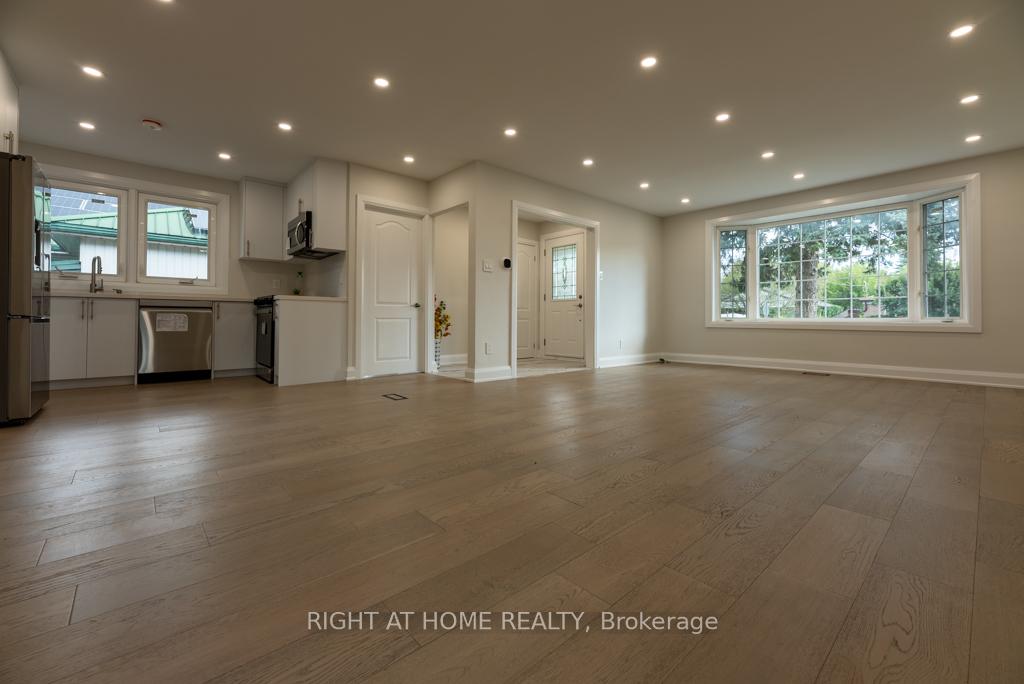 343 Boisdale Avenue Richmond Hill Ontario Canada Sale residential Elena Bajenova Right at Home Realty, Brokerage*