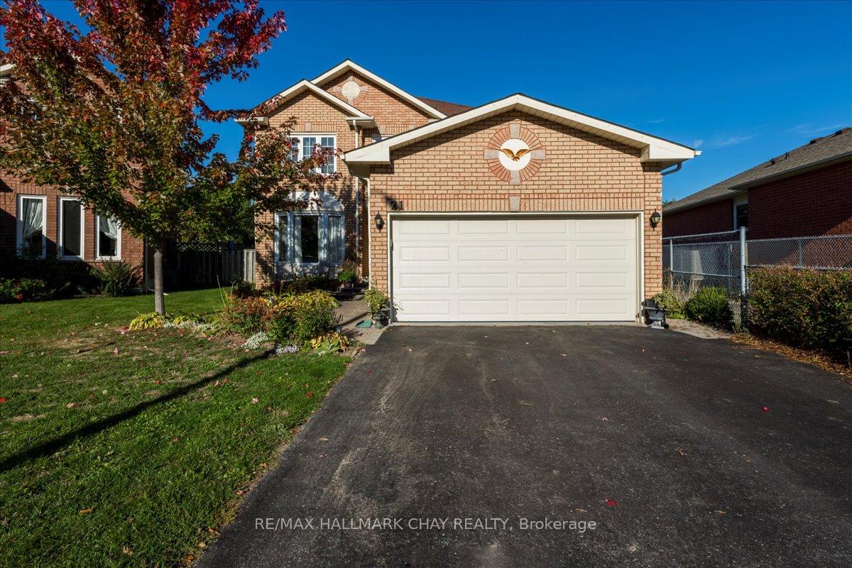 21 Barwick Drive Barrie Ontario Canada Sale residential Mark Leader RE/MAX Hallmark Chay Realty, Brokerage