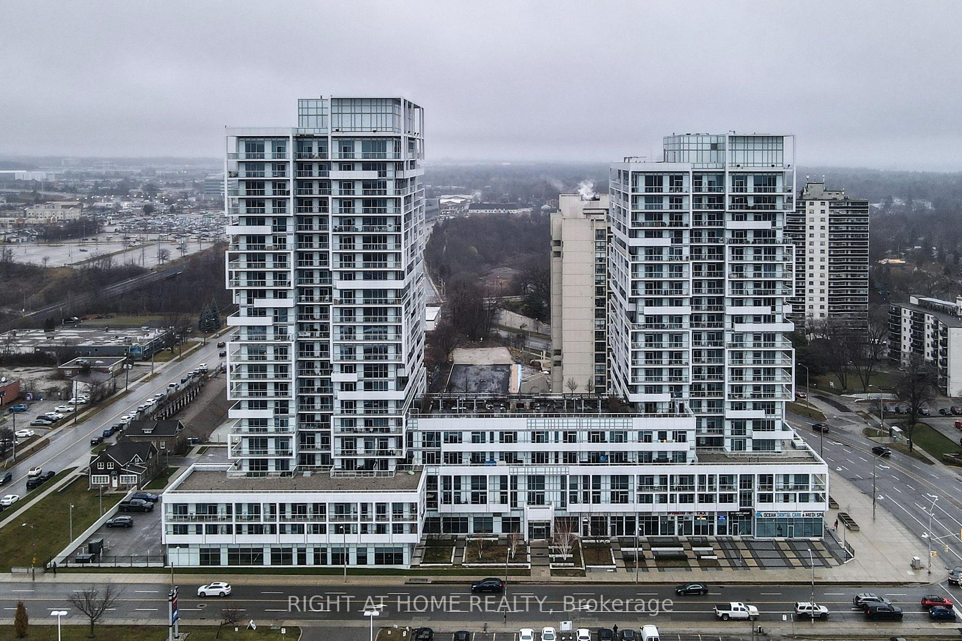 LPH 01 - 65 SPEERS Road Oakville Ontario Canada Rented residential Christopher Hurst Right at Home Realty, Brokerage*