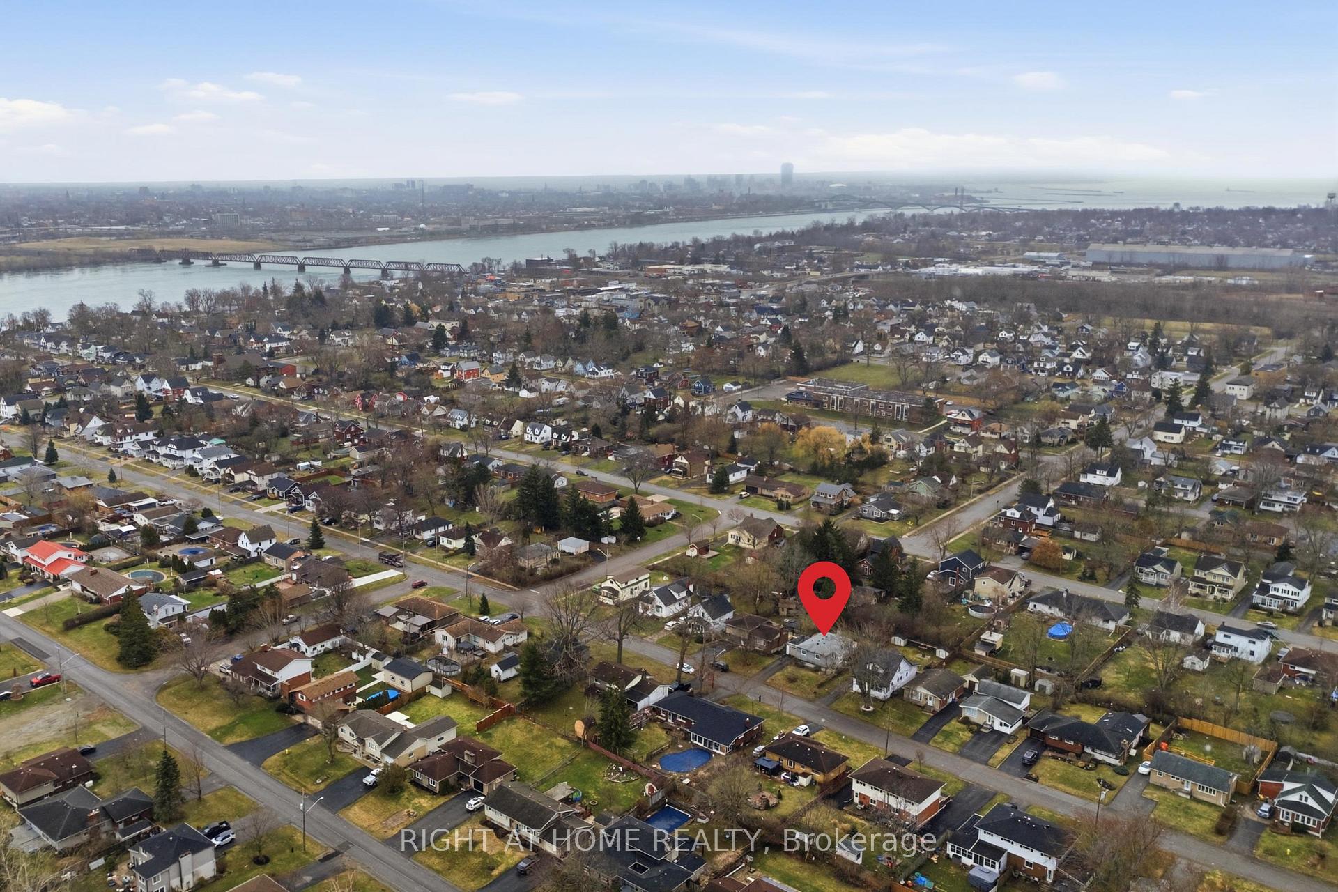 313 Bowen Road Fort Erie Ontario Canada Sale residential Kafayat Ayodele-Peters Right at Home Realty, Brokerage*