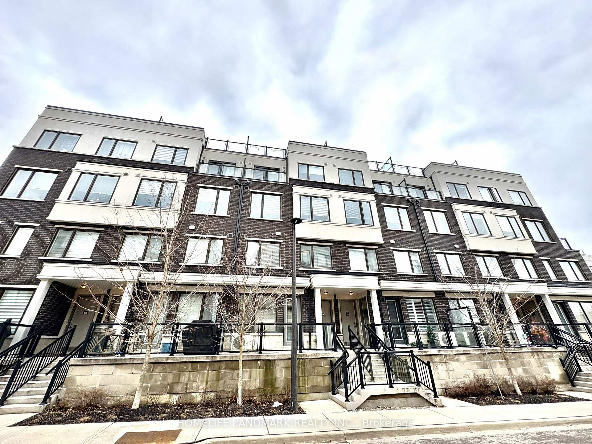 83 - 400 Alex Gardner Circle Aurora Ontario Canada Sale residential Harry Singh HomeLife Landmark Realty Inc., Brokerage