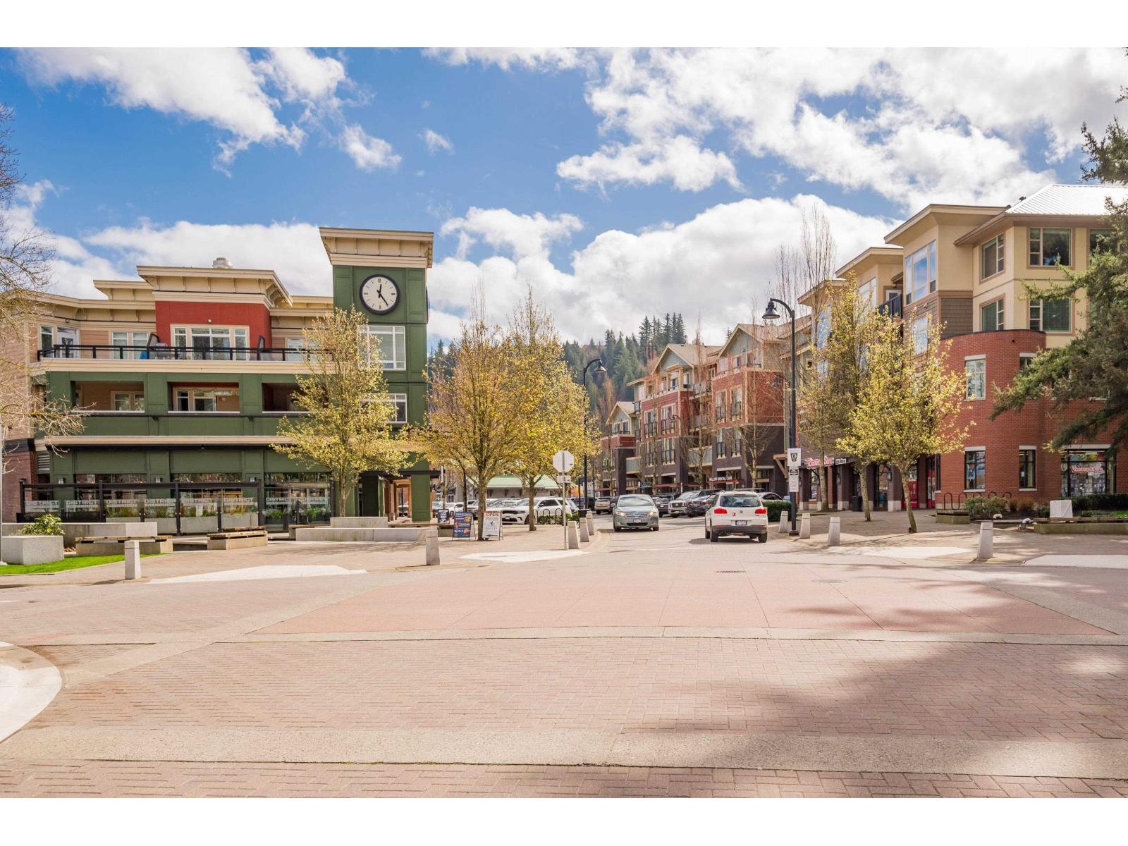 304 45530 MARKET WAY|Garrison Cr Chilliwack British Columbia Canada Sale residential   HomeLife Realty Services