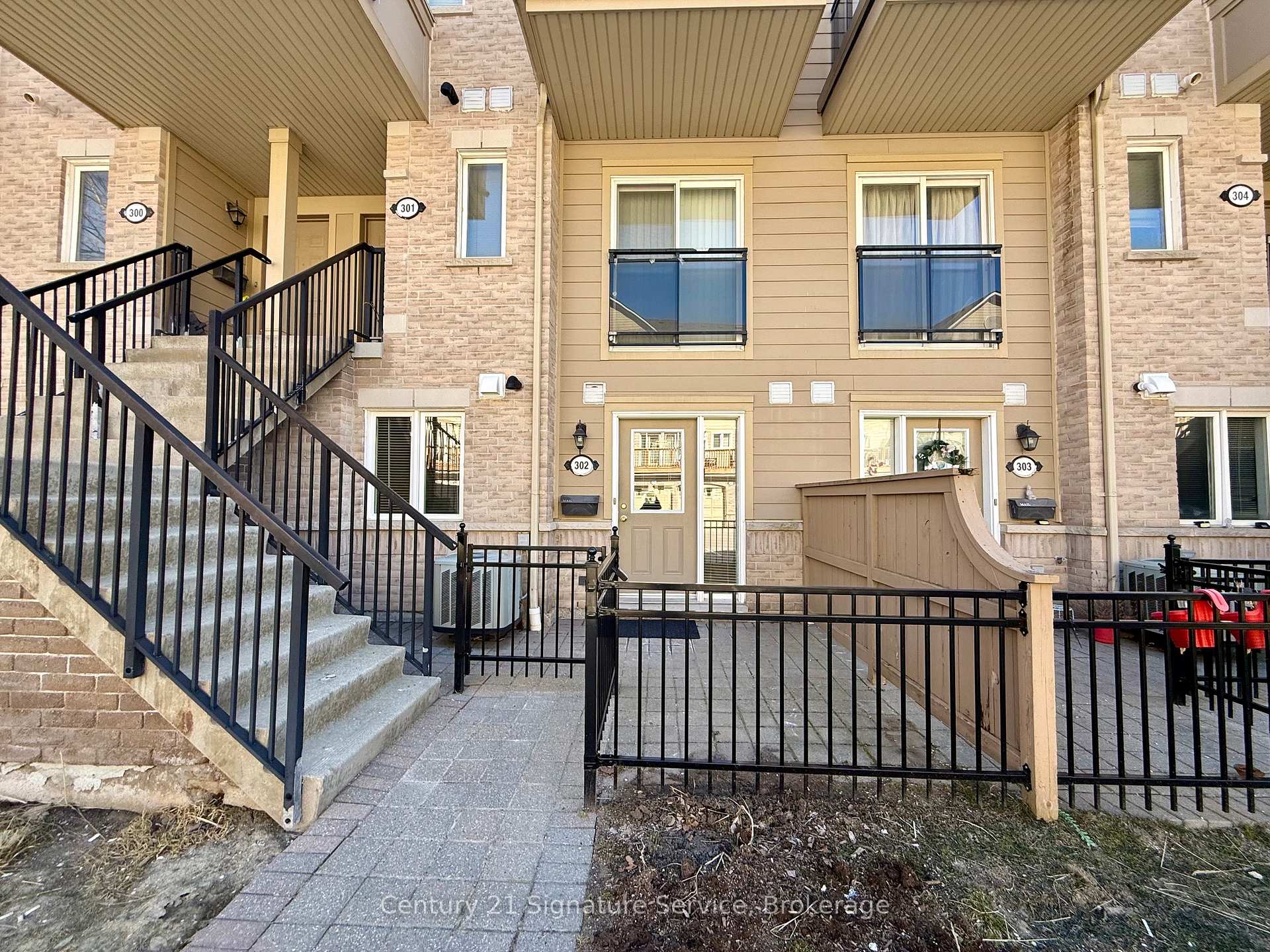302 - 4975 Southampton Drive Mississauga Ontario Canada Rent residential Kosta Michalidis Century 21 Signature Service