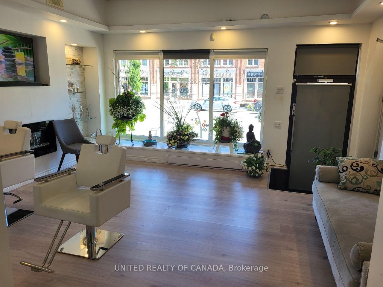 3C - 77 Lakeshore Road W Oakville Ontario Canada Sale commercial   UNITED REALTY OF CANADA, INC. BROKERAGE*