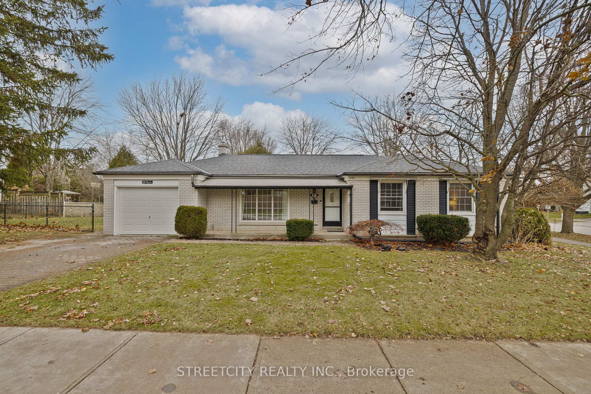 696 Village Green Avenue London South Ontario Canada Sale residential   STREETCITY REALTY INC., BROKERAGE*