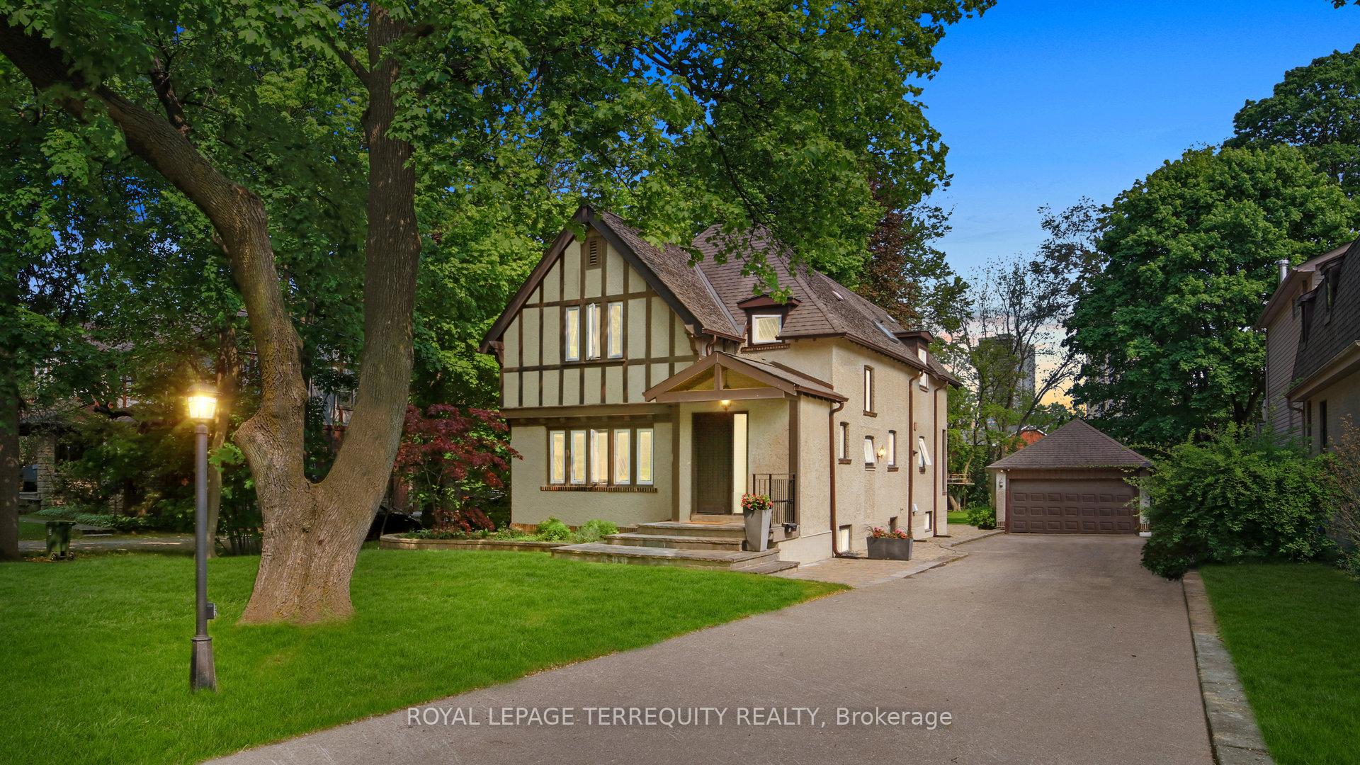 65 Burnhamthorpe Crescent Toronto Ontario Canada Sale residential Stefanos Papadopoulos Royal LePage Terrequity Principled Realty