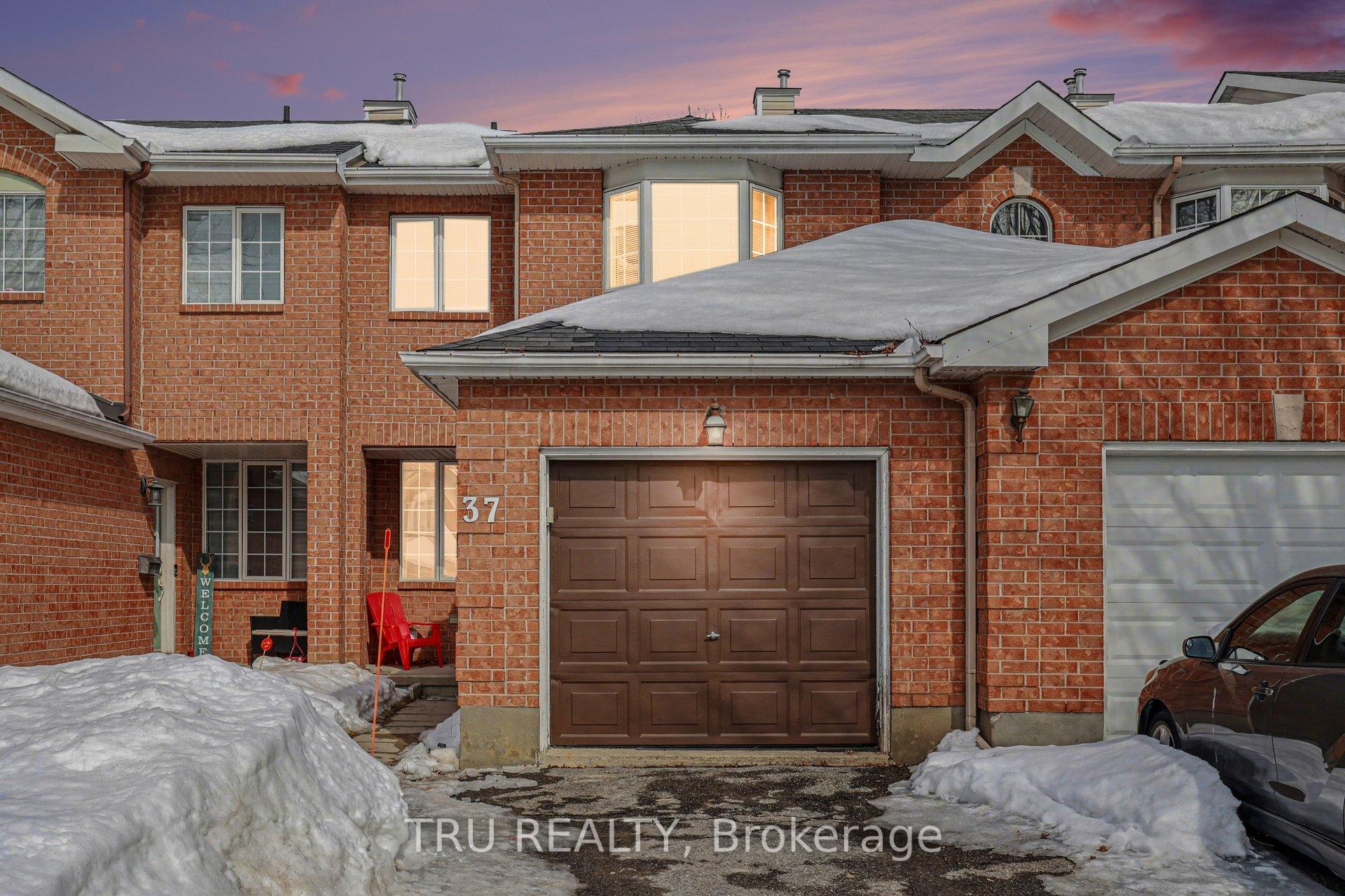 37 Daventry Crescent Ottawa Ontario Canada Sale residential Isam Hashweh TRU REALTY , BROKERAGE*
