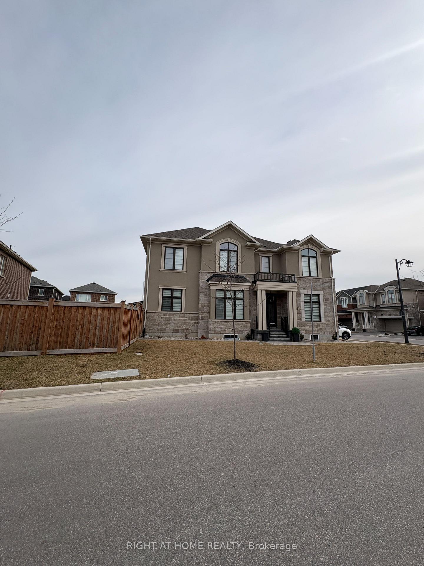 1501 Tamarck Point Milton Ontario Canada Rent residential Manuela Evans Right at Home Realty, Brokerage*