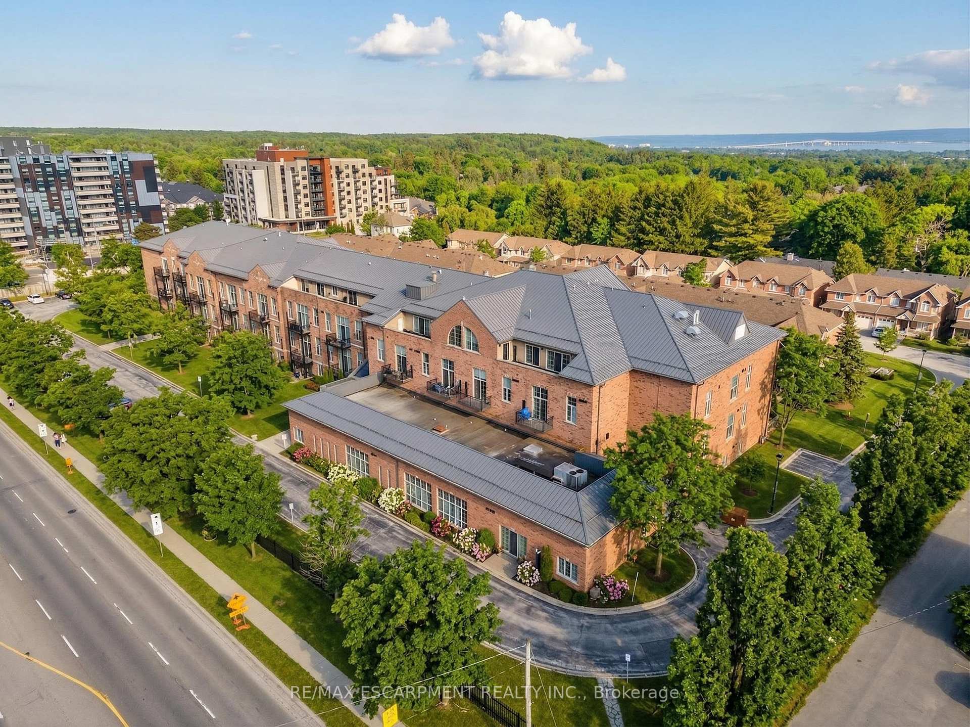 320 - 262 Dundas Street E Hamilton Ontario Canada Sale residential Yama Saighani Kingsway Real Estate, Brokerage