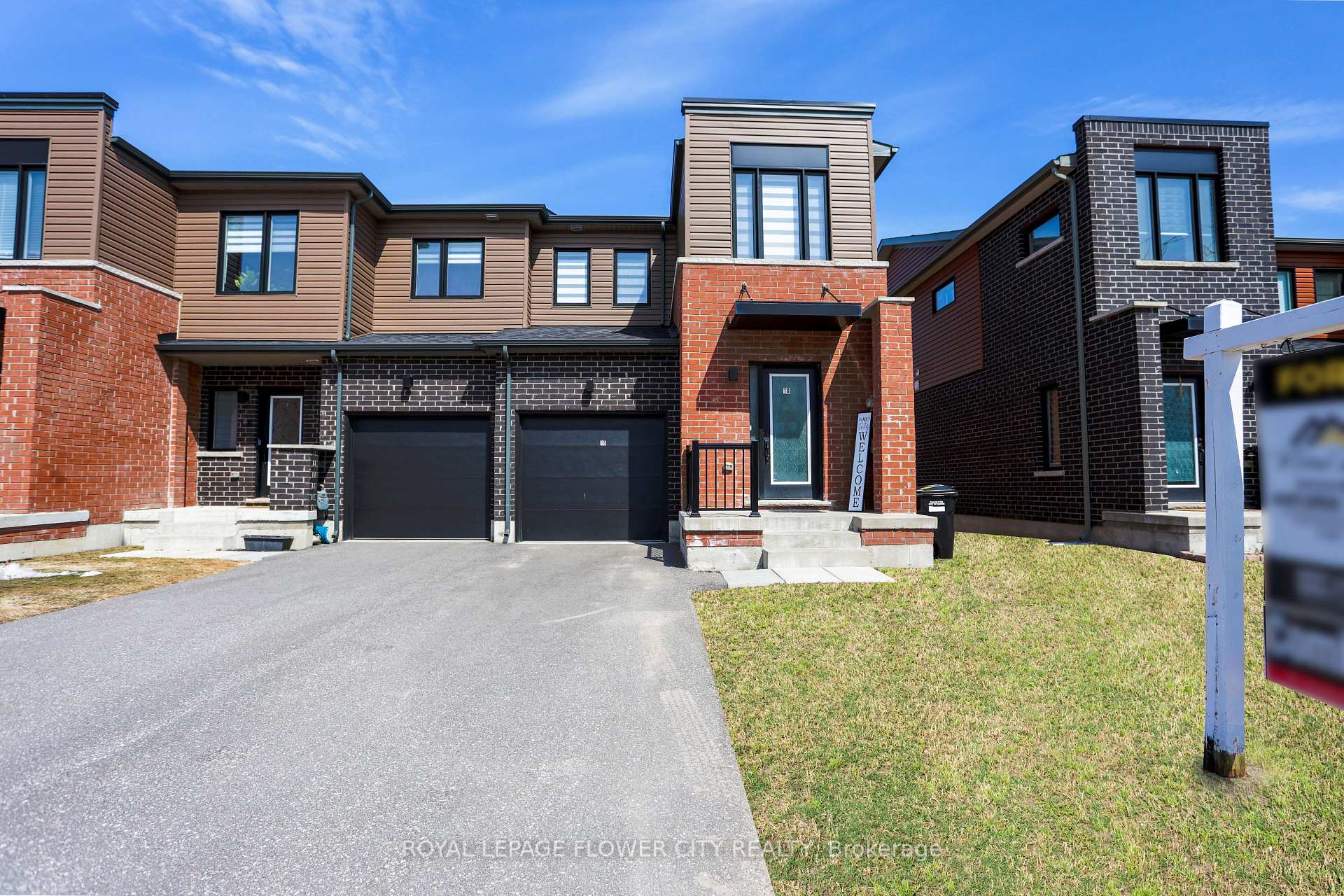 16 Fairlane Avenue Barrie Ontario Canada Sale residential Abdul Mannan Mohammed Royal LePage Flower City Realty Inc., Brokerage*