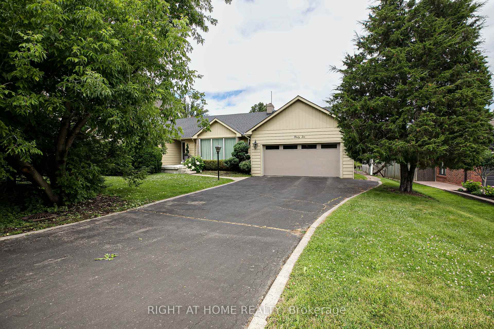 46 Roosevelt Drive Richmond Hill Ontario Canada Sale residential Enza Styles Right at Home Realty, Brokerage*
