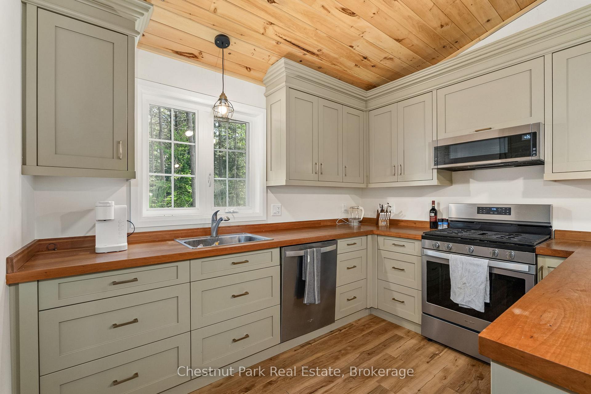 4 Bedroom Single Family Home/House's Image 37