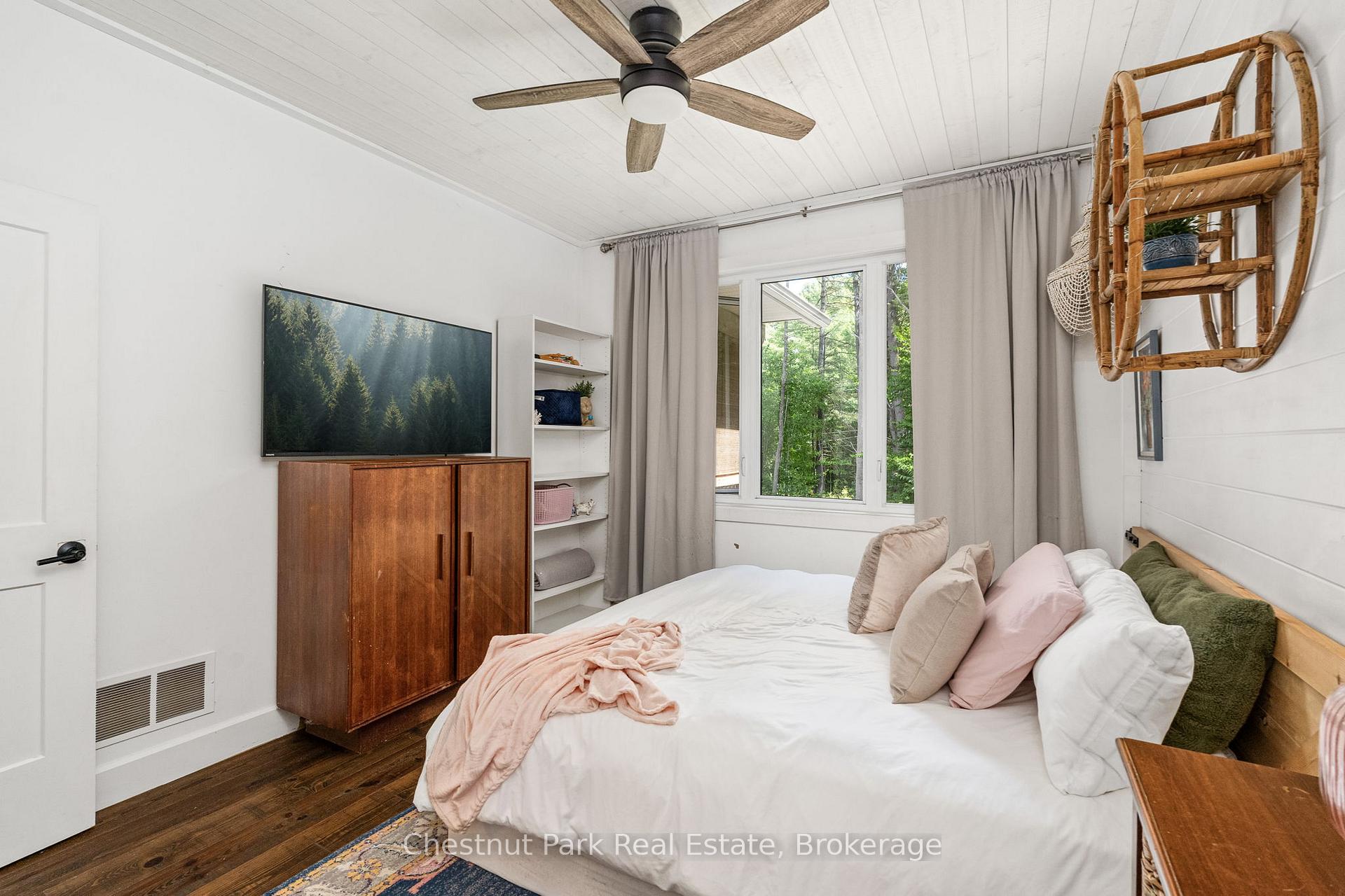 4 Bedroom Single Family Home/House's Image 15
