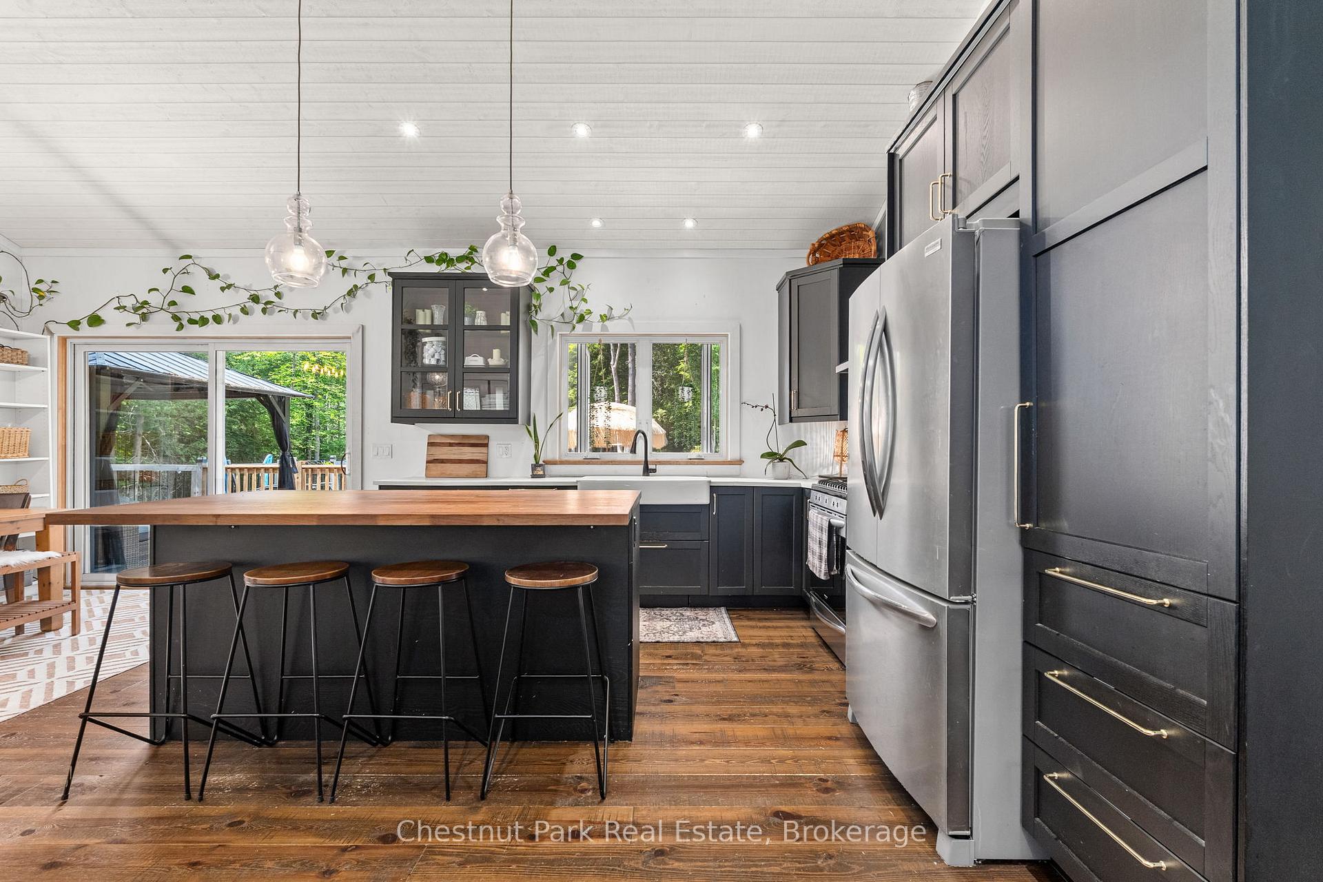4 Bedroom Single Family Home/House's Image 7