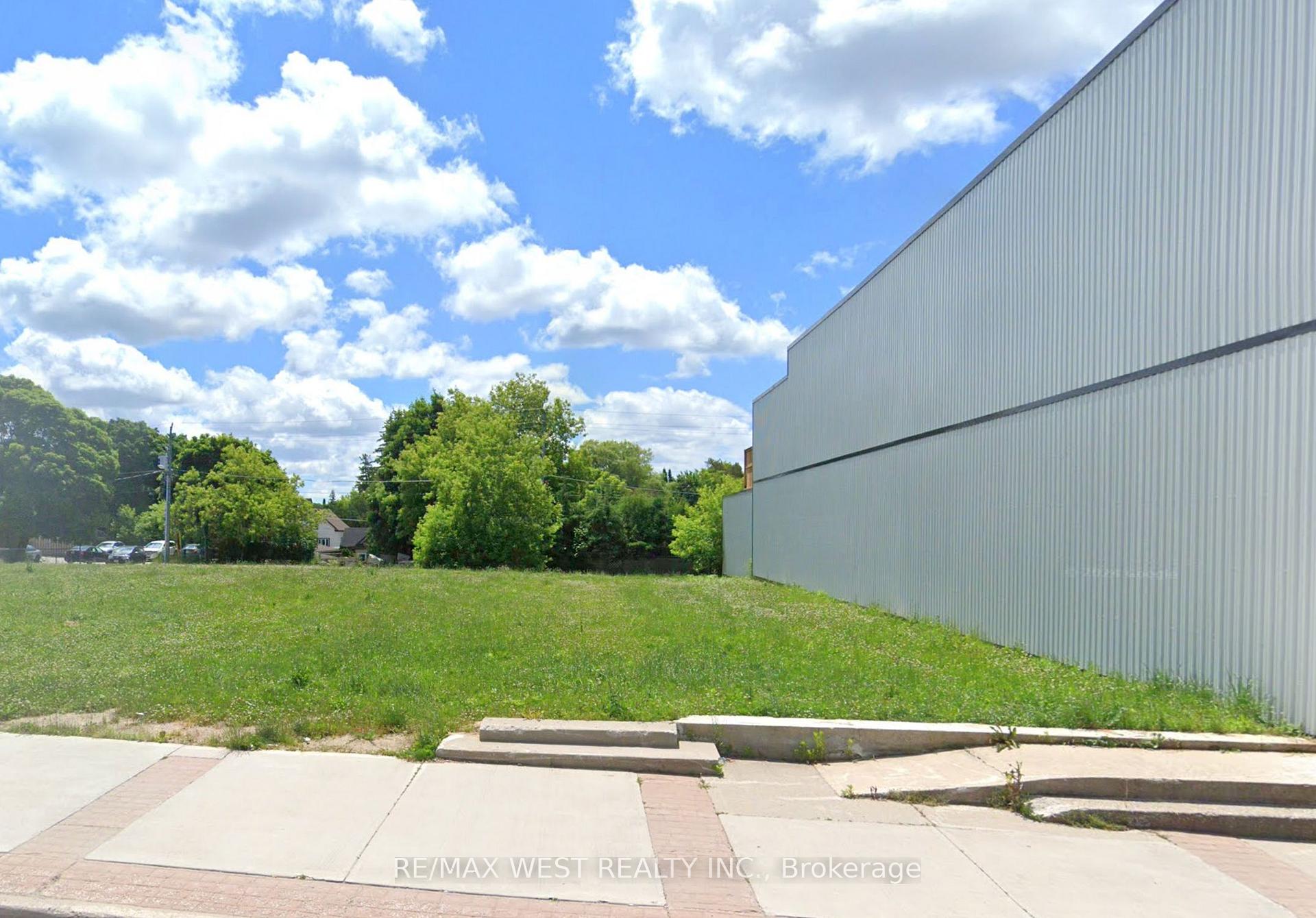 311 10th Street Hanover Ontario Canada Sale commercial   RE/MAX West Realty Inc., Brokerage *