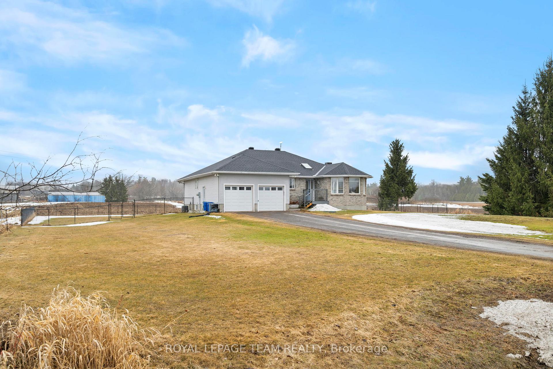 2090 Old Birch Road Ottawa Ontario Canada Sale residential Hisham Abdalla Royal Star Realty Inc., Brokerage*