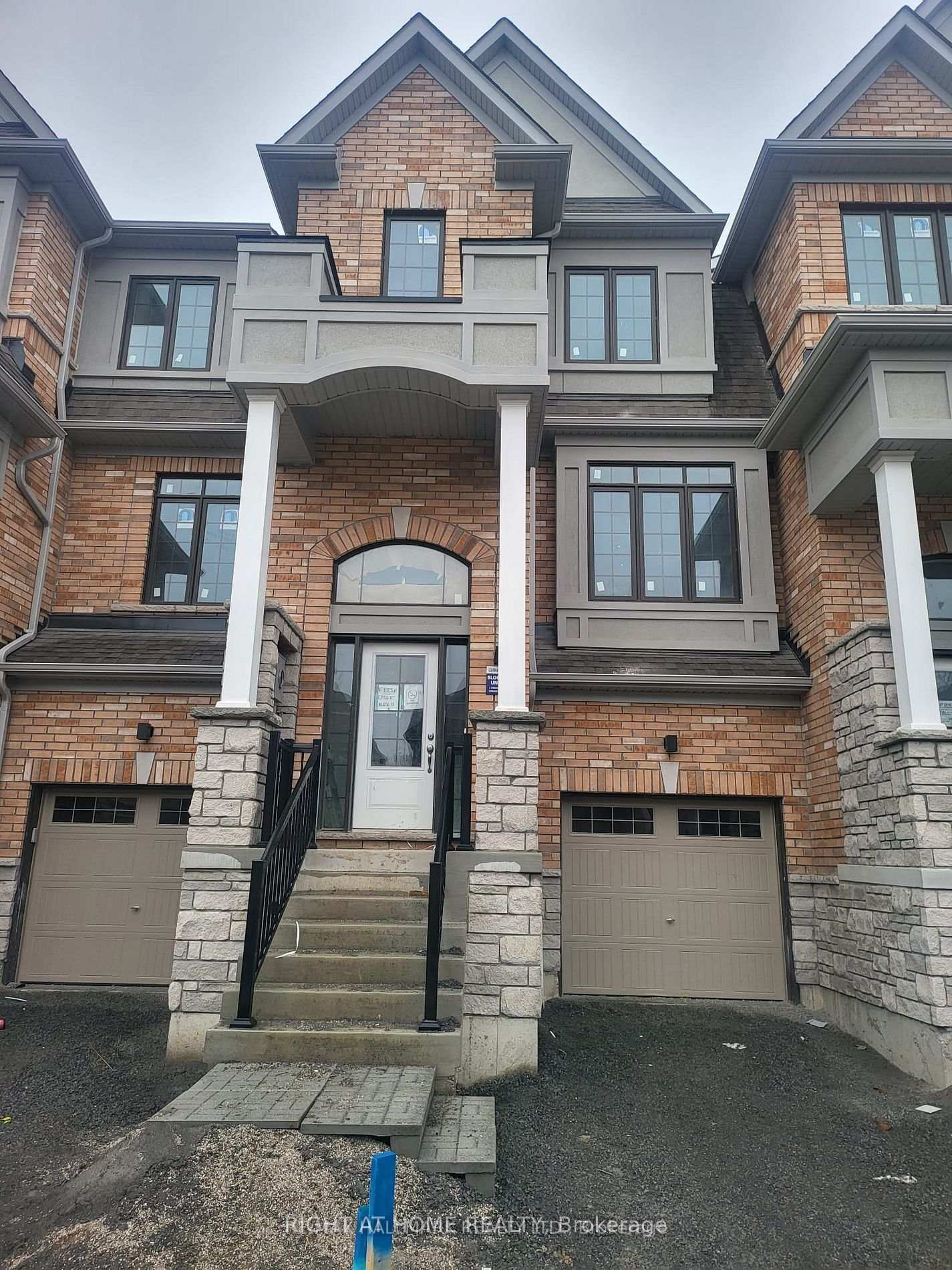 11 Frank Lloyd Wright Street Whitby Ontario Canada Sale residential Ali Jahangir Right at Home Realty, Brokerage*