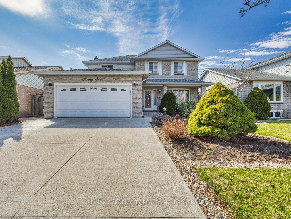 21 Bascary Crescent St. Catharines Ontario Canada Sale residential EDWARD BURDON Keller Williams Complete Niagara Realty Brokerage